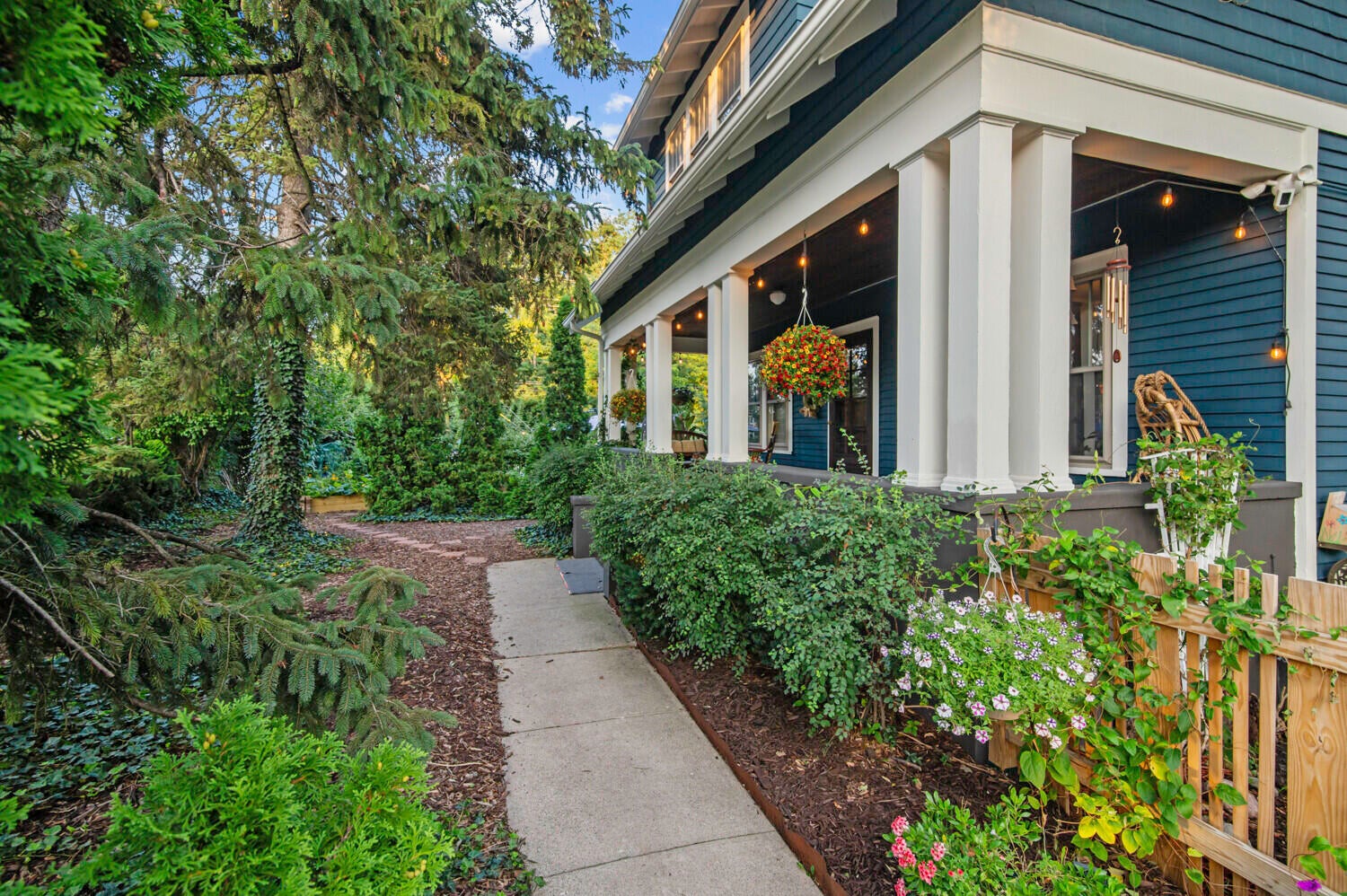 Ann Arbor, Michigan, 48103, United States, 4 Bedrooms Bedrooms, ,3 BathroomsBathrooms,Residential,For Sale,1991262