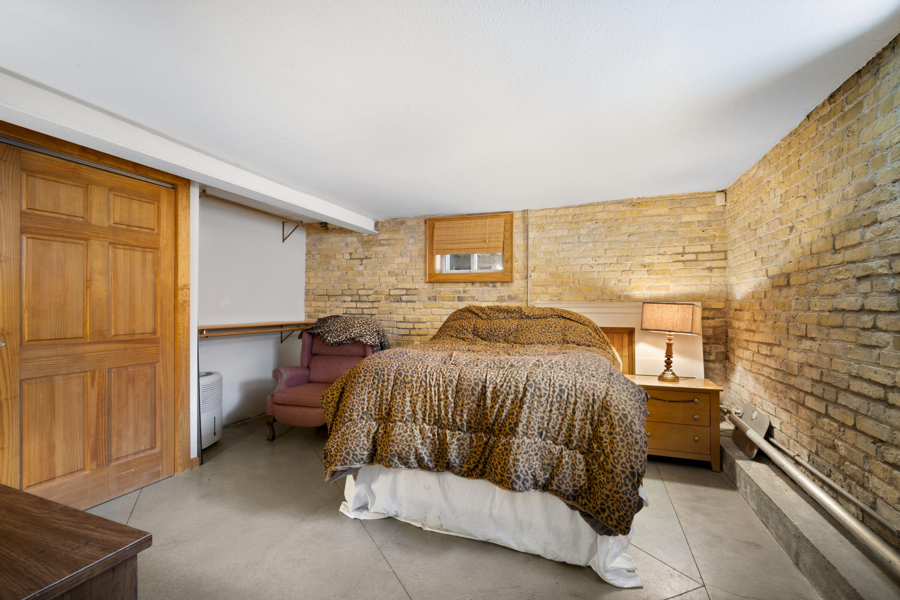 Milwaukee, Wisconsin, 53202, United States, 3 Bedrooms Bedrooms, ,3 BathroomsBathrooms,Residential,For Sale,1982792