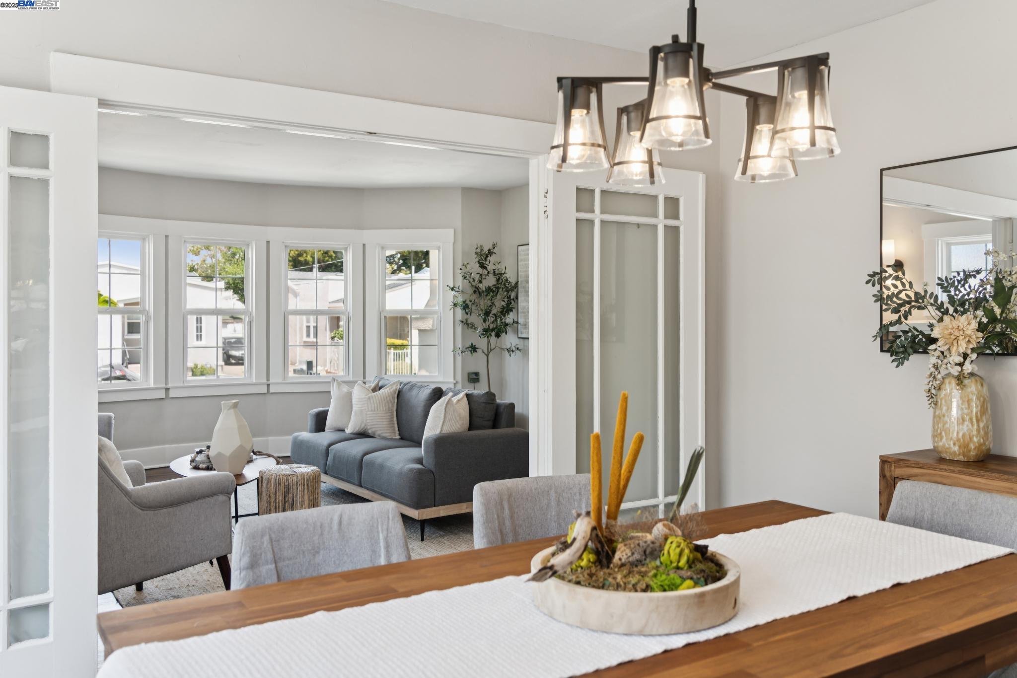 Oakland, California, 94605, United States, 2 Bedrooms Bedrooms, ,1 BathroomBathrooms,Residential,For Sale,1901518