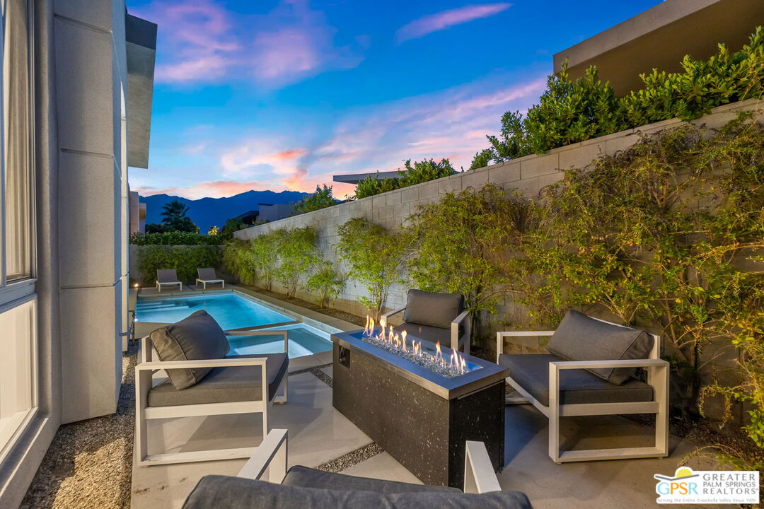 Palm Springs, California, 92262, United States, 3 Bedrooms Bedrooms, ,3 BathroomsBathrooms,Residential,For Sale,1927236