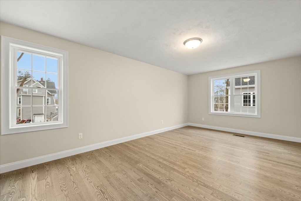 Brockton, Massachusetts, 02301, United States, 4 Bedrooms Bedrooms, ,3 BathroomsBathrooms,Residential,For Sale,1846360