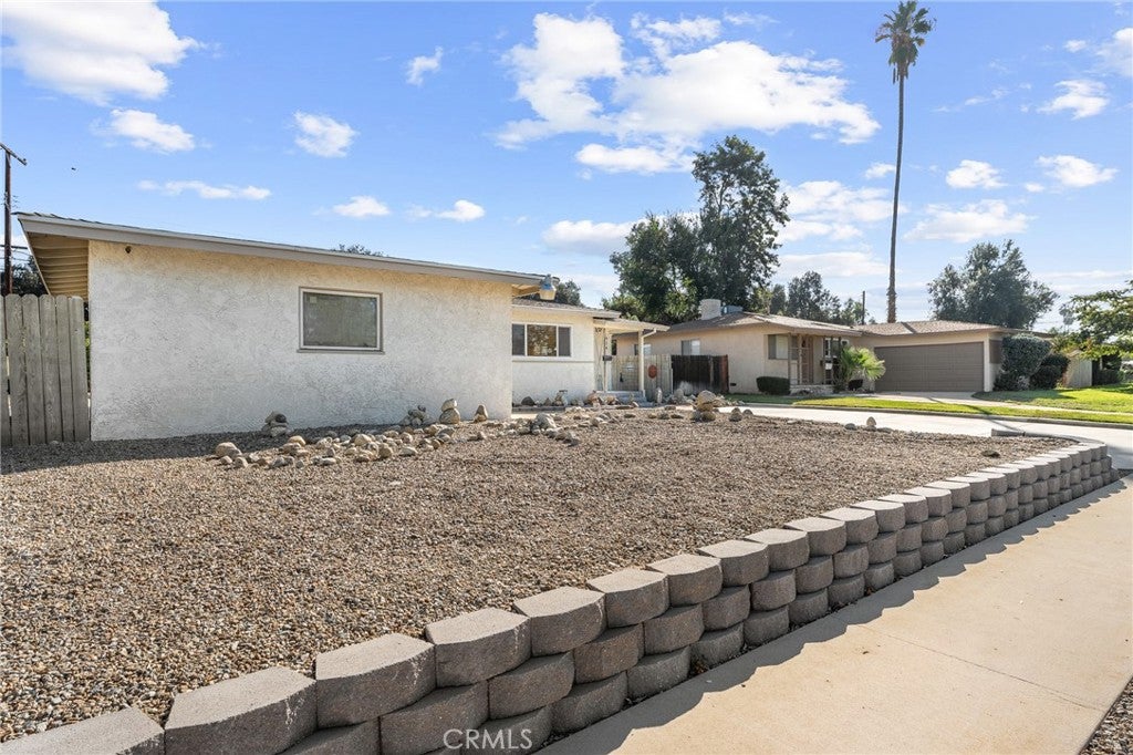 Redlands, California, 92374, United States, 4 Bedrooms Bedrooms, ,2 BathroomsBathrooms,Residential,For Sale,1987095