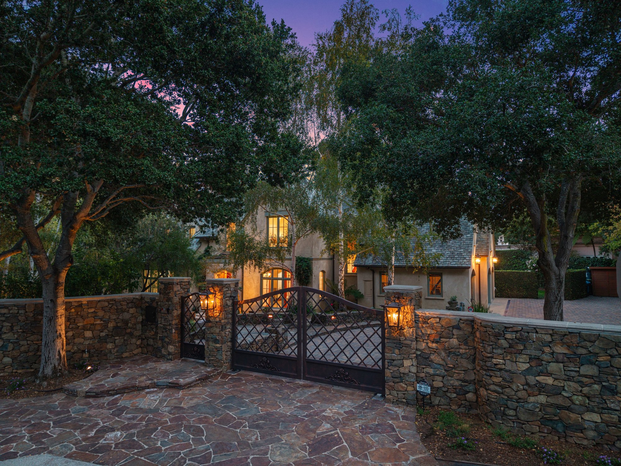  Timeless Elegance in Lower Hillsborough - 物件實景