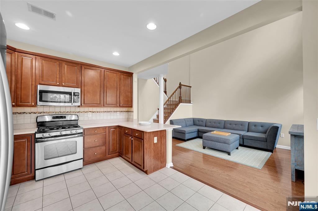 North Brunswick, New Jersey, 08902, United States, 3 Bedrooms Bedrooms, ,4 BathroomsBathrooms,Residential,For Sale,1987579