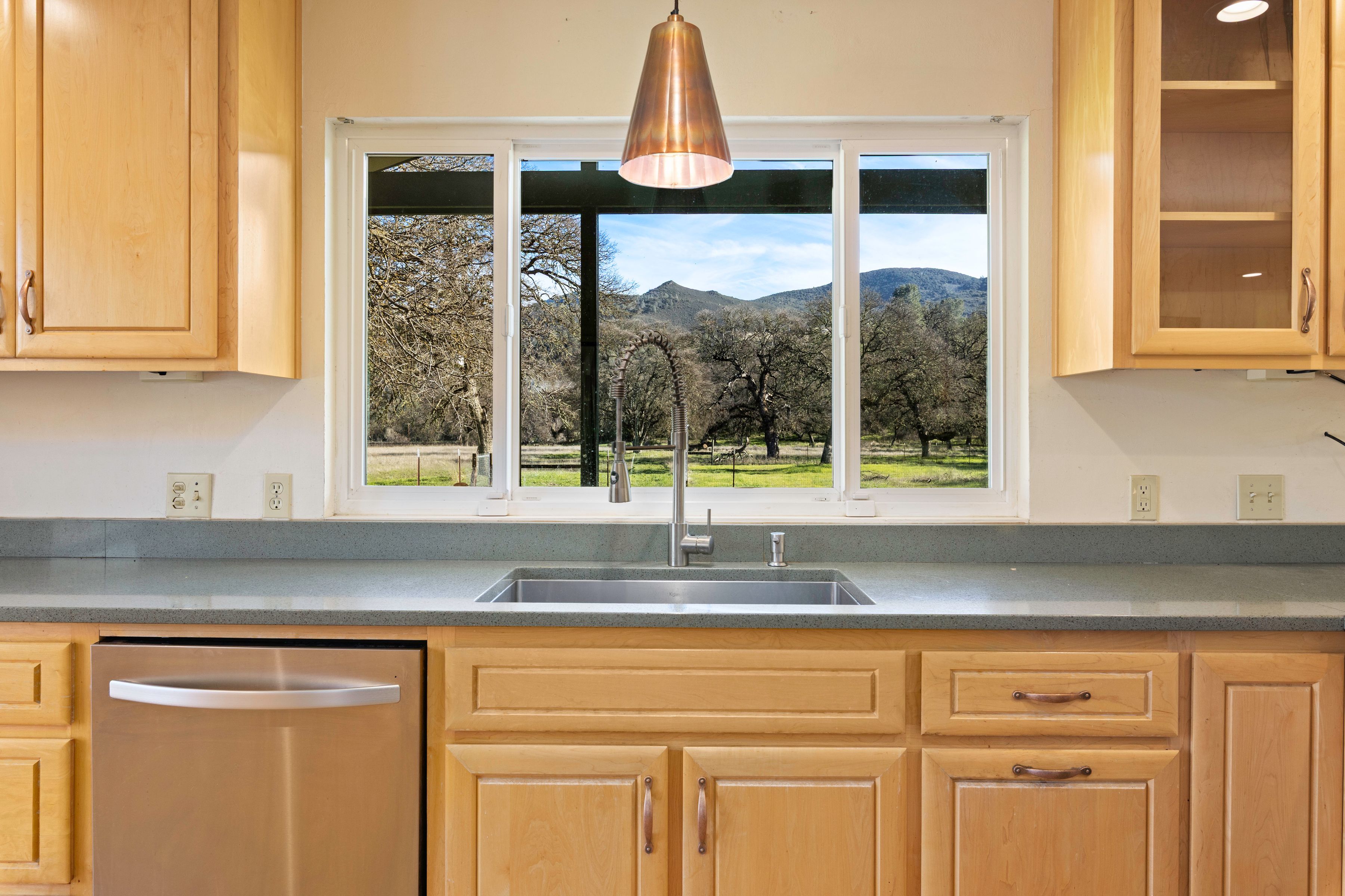  4962 Gaddy Lane - 物件實景