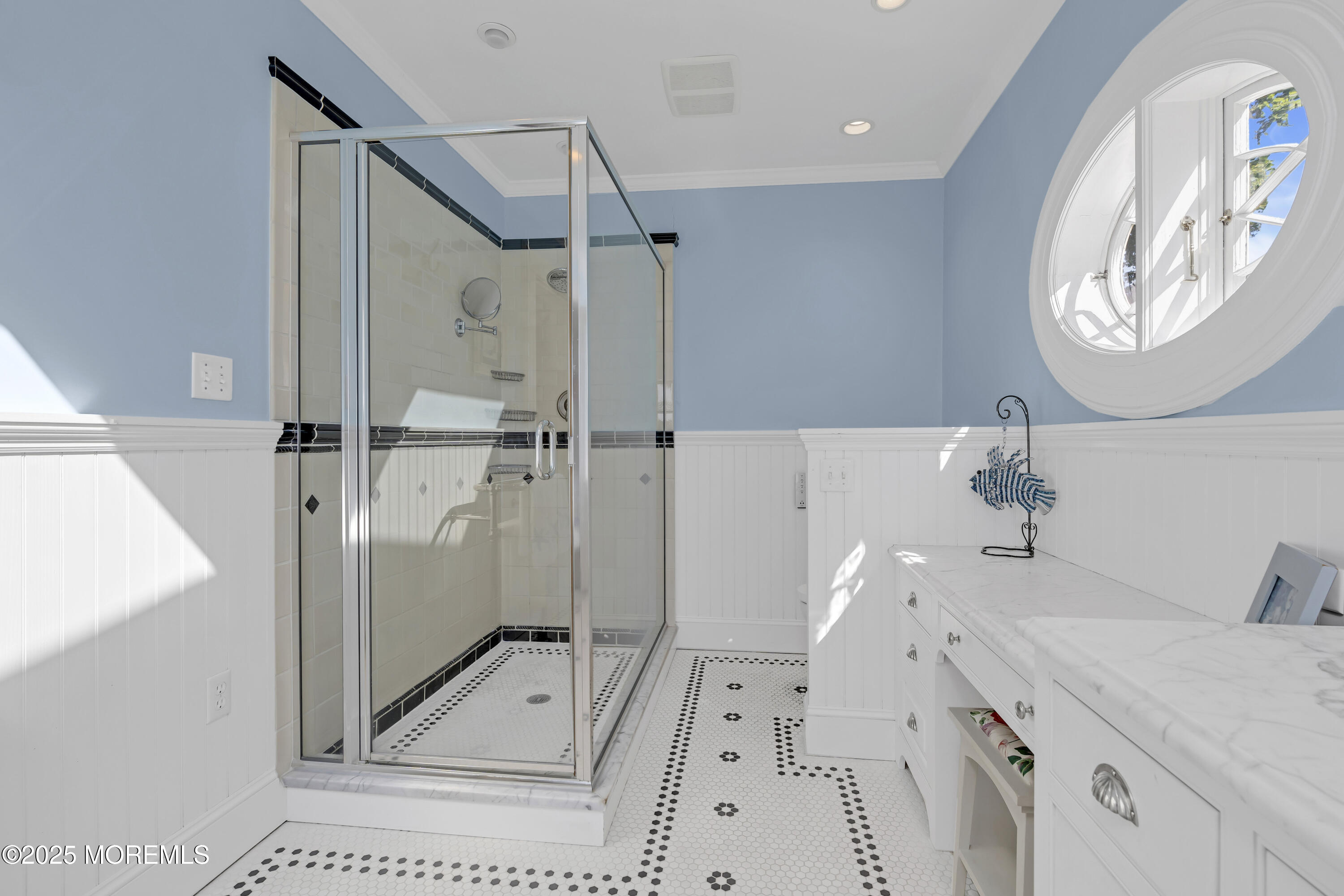 Red Bank, New Jersey, 07701, United States, 9 Bedrooms Bedrooms, ,6 BathroomsBathrooms,Residential,For Sale,1934404