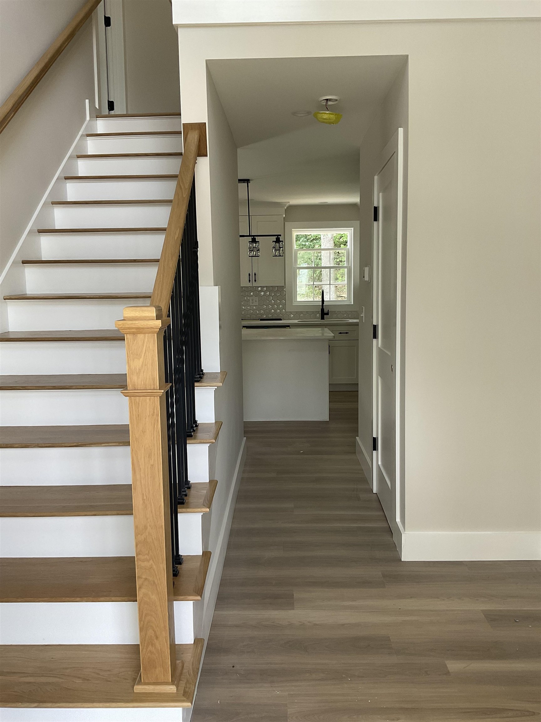 Manchester, New Hampshire, 03102, United States, 4 Bedrooms Bedrooms, ,3 BathroomsBathrooms,Residential,For Sale,1901440