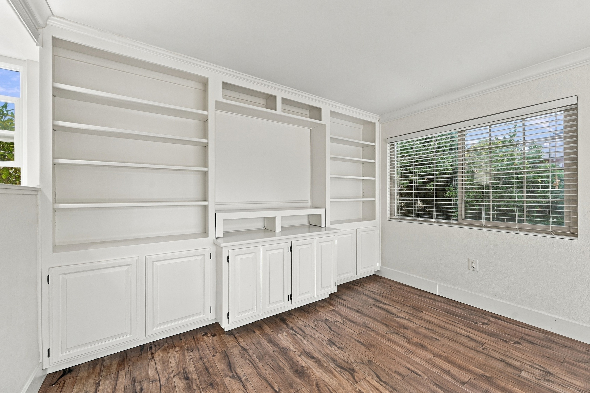  Inviting Move-In Ready Home - 物件實景