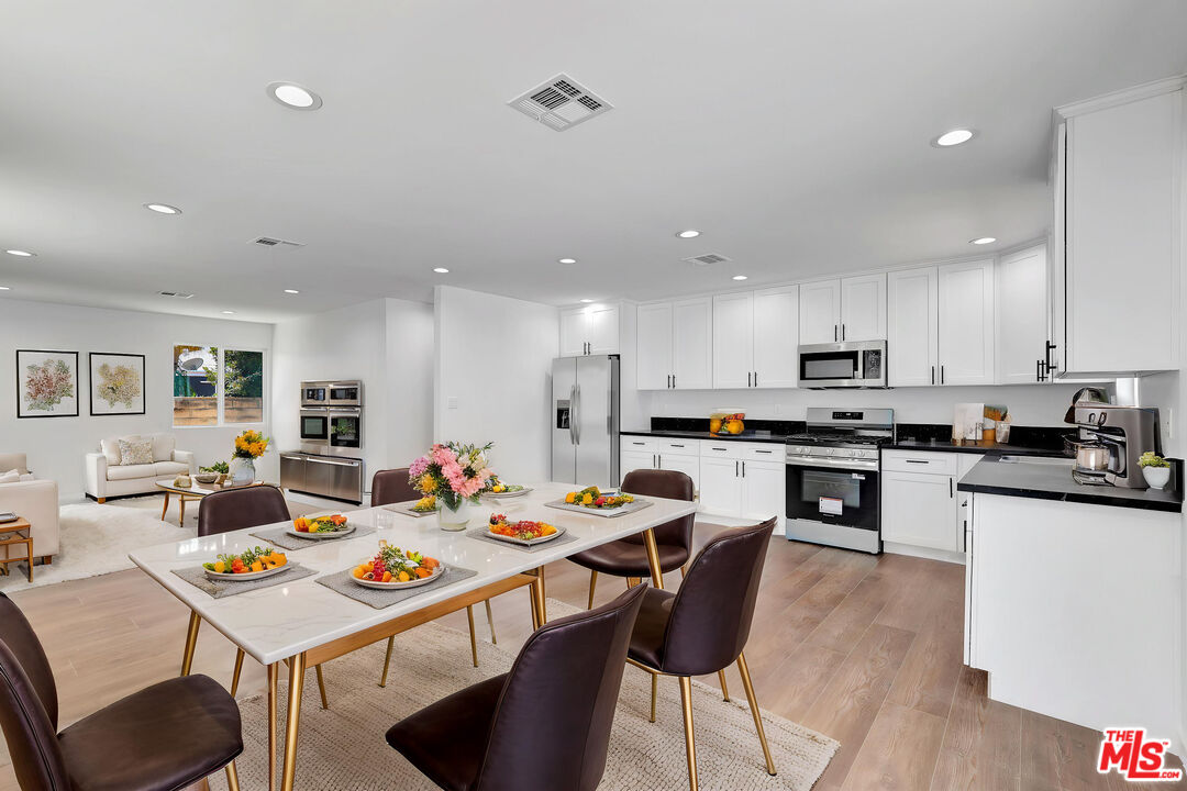 Reseda, California, 91335, United States, 10 Bedrooms Bedrooms, ,Residential,For Sale,1906500
