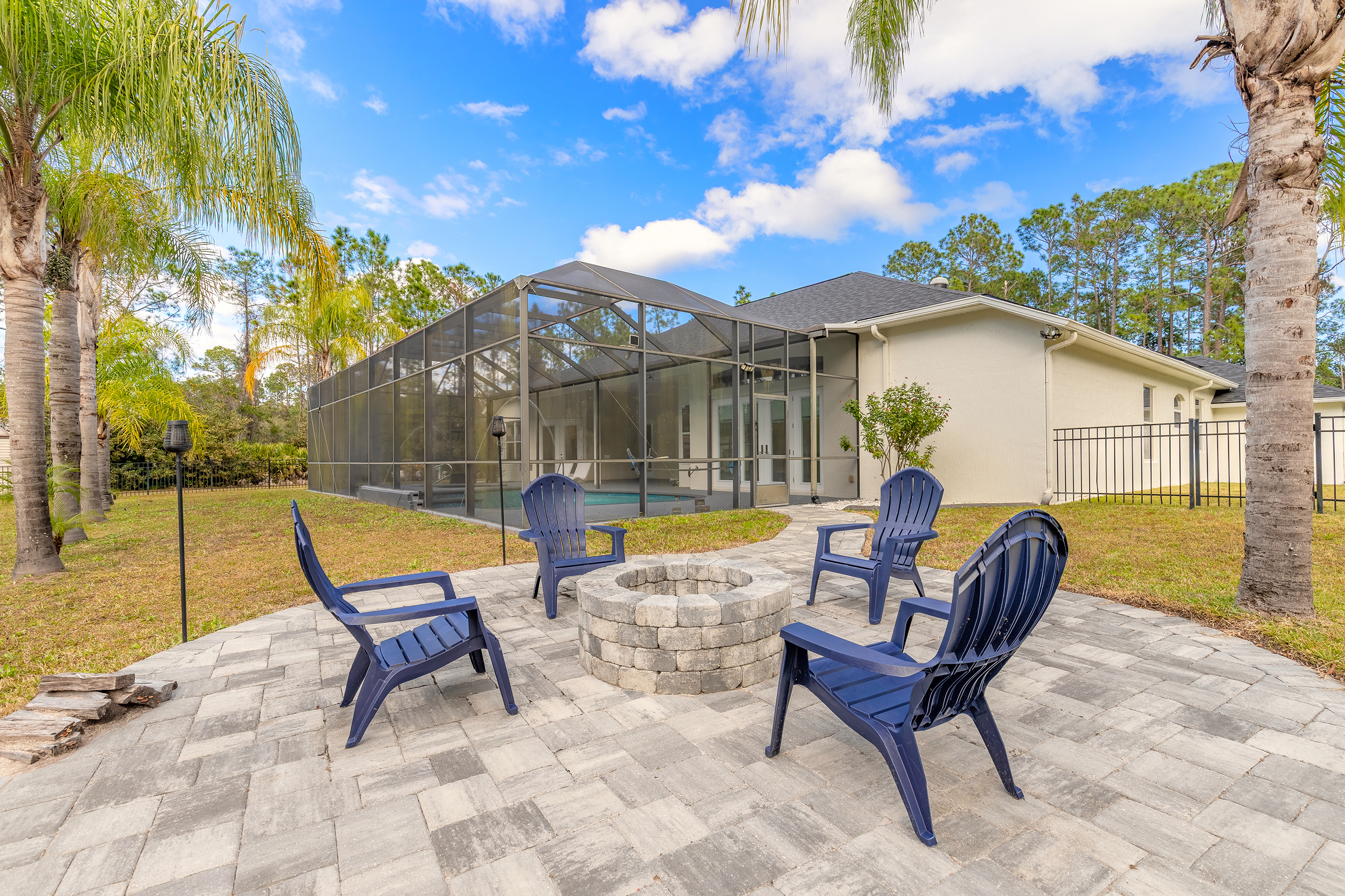 Daytona Beach, Florida, 32124, United States, 5 Bedrooms Bedrooms, ,4 BathroomsBathrooms,Residential,For Sale,2006264