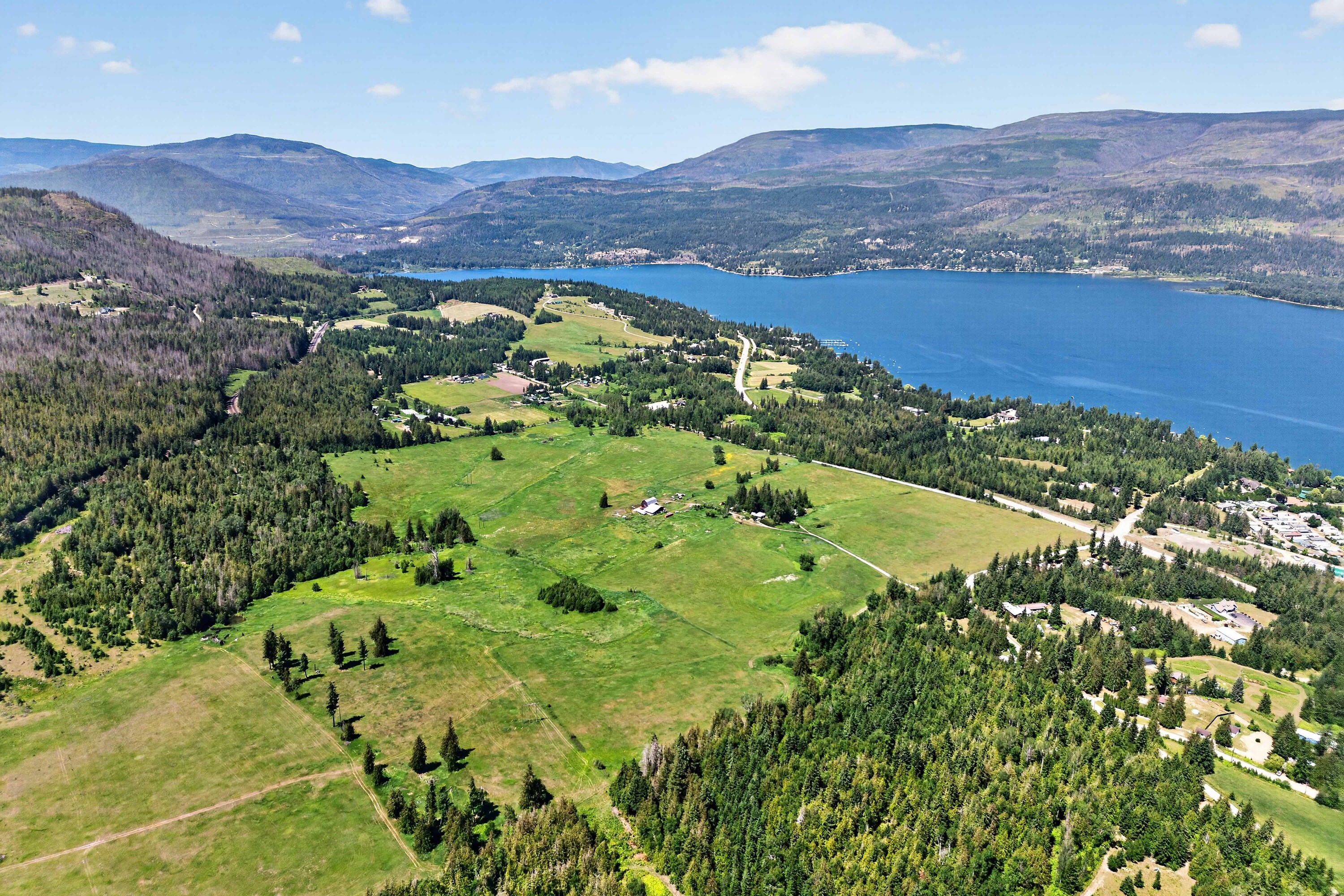  158 Acre Lakeview Homestead - 物件實景