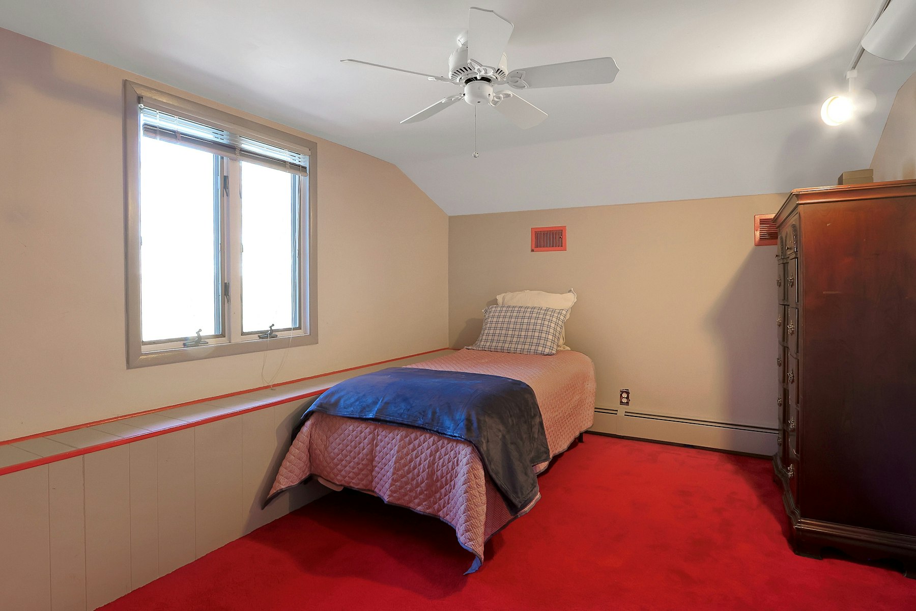  Laurel Ridge Tri-Level Contemporary - 物件實景