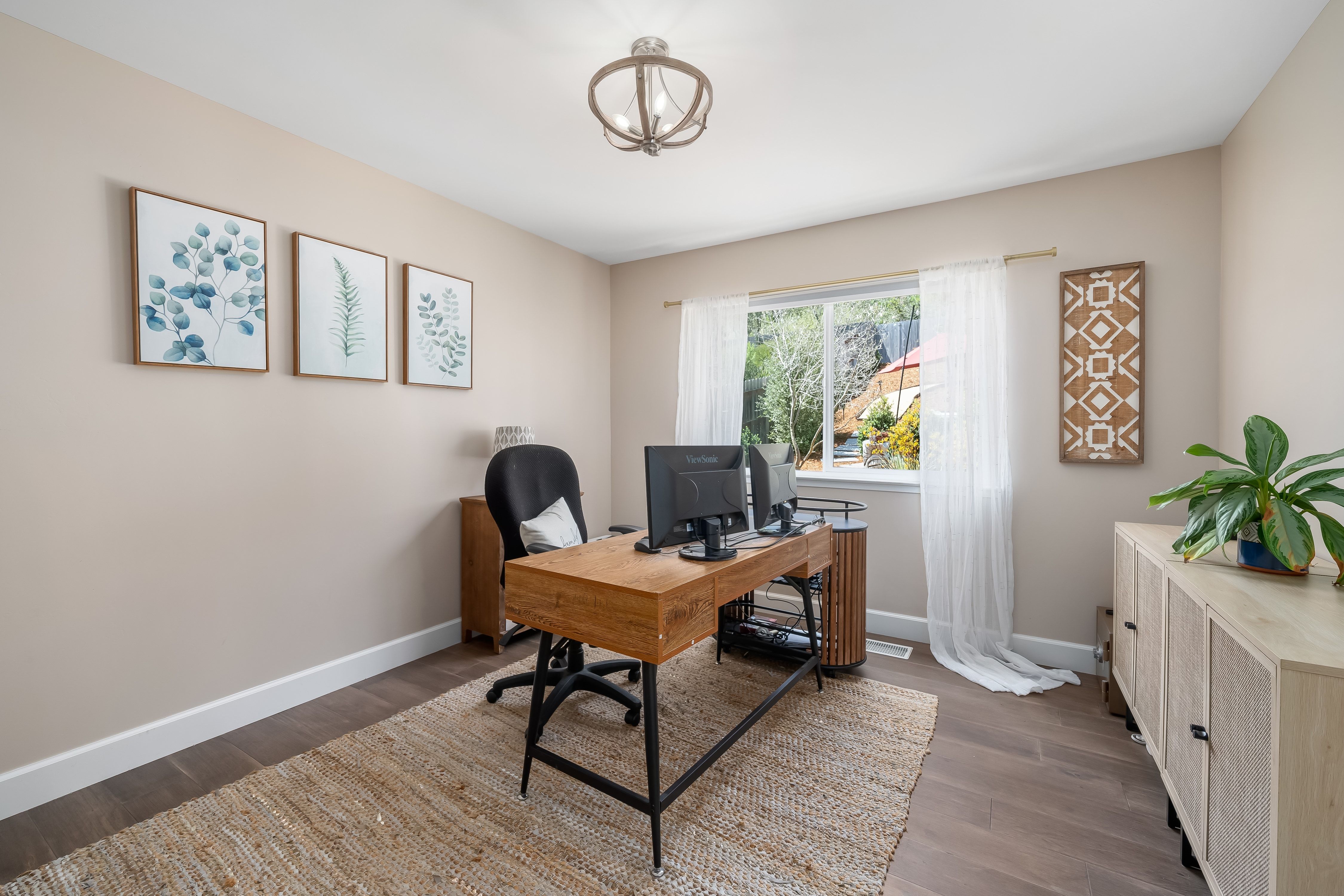  California Coastal Living Meets Modern Farmhouse Design - 物件實景