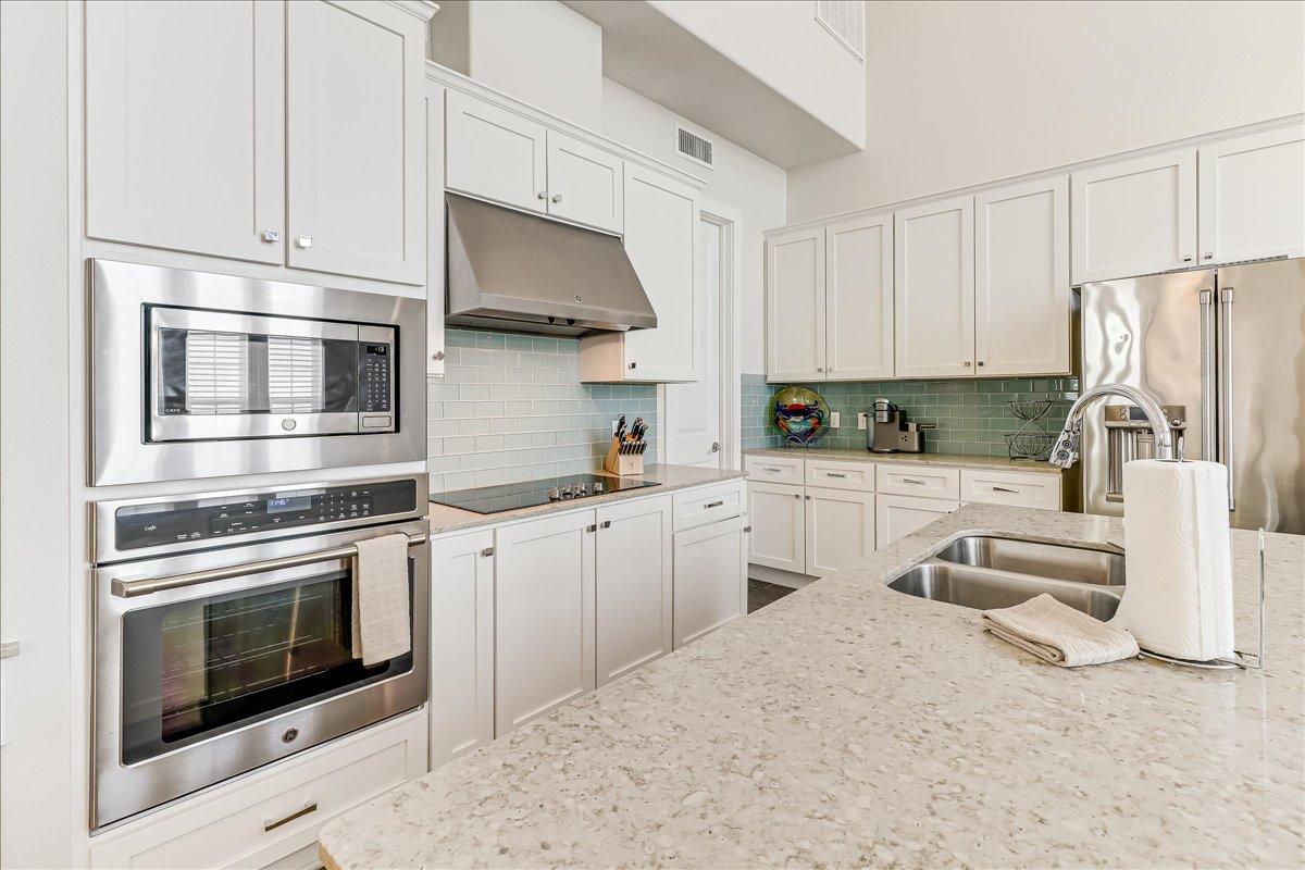 Port Aransas, Texas, 78373, United States, 3 Bedrooms Bedrooms, ,5 BathroomsBathrooms,Residential,For Sale,1994258