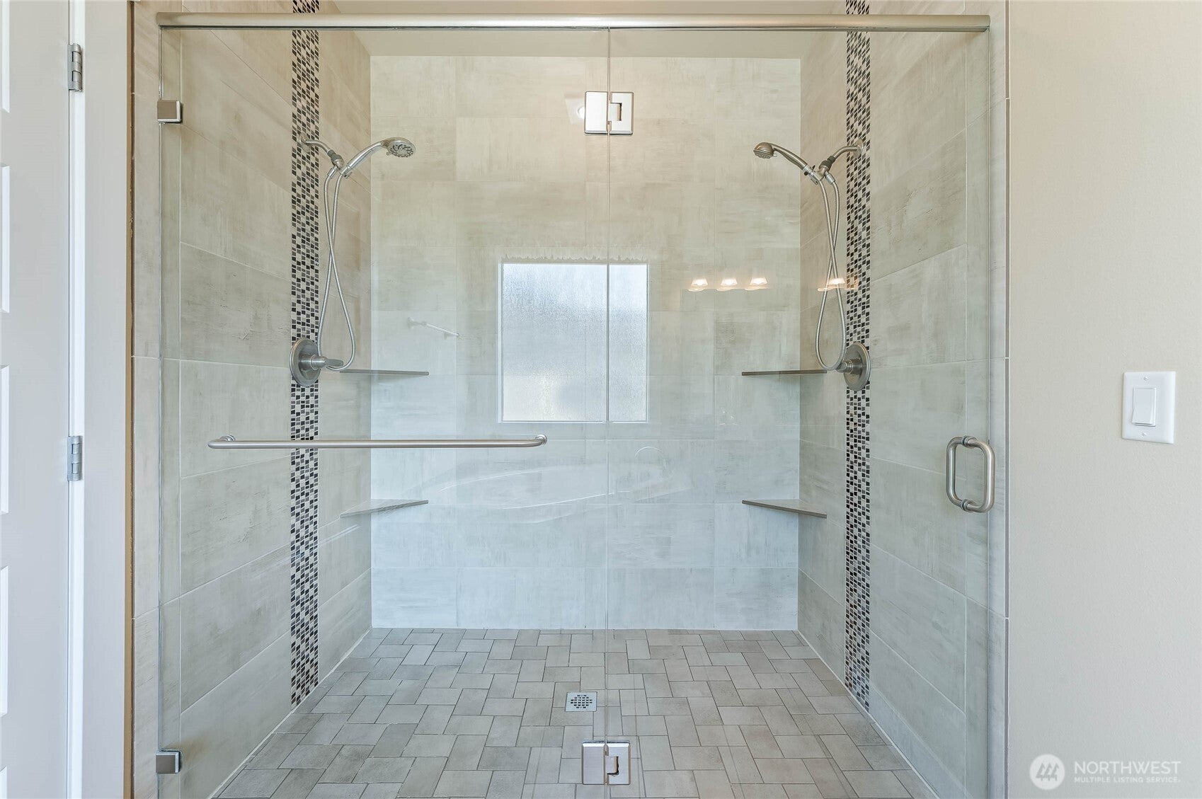 Wenatchee, Washington, 98801, United States, 3 Bedrooms Bedrooms, ,2 BathroomsBathrooms,Residential,For Sale,1892856