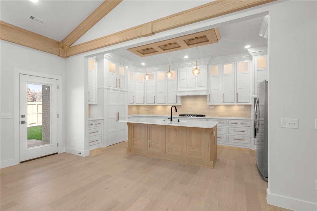 Centerton, Arkansas, 72719, United States, 4 Bedrooms Bedrooms, ,4 BathroomsBathrooms,Residential,For Sale,1991183