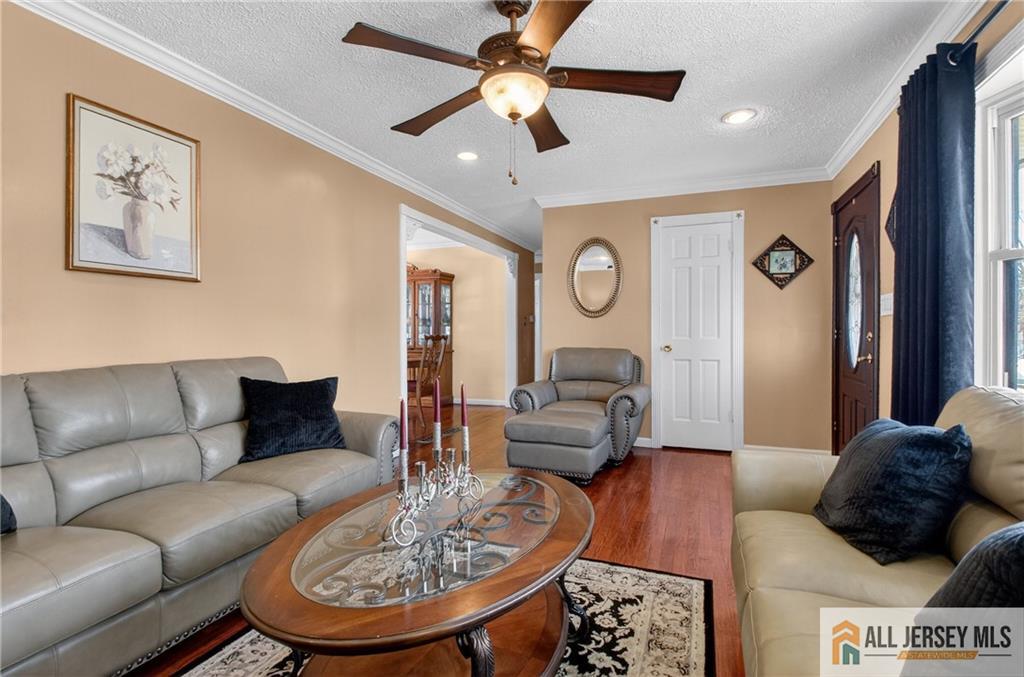 Old Bridge, New Jersey, 08857, United States, 3 Bedrooms Bedrooms, ,2 BathroomsBathrooms,Residential,For Sale,2003291