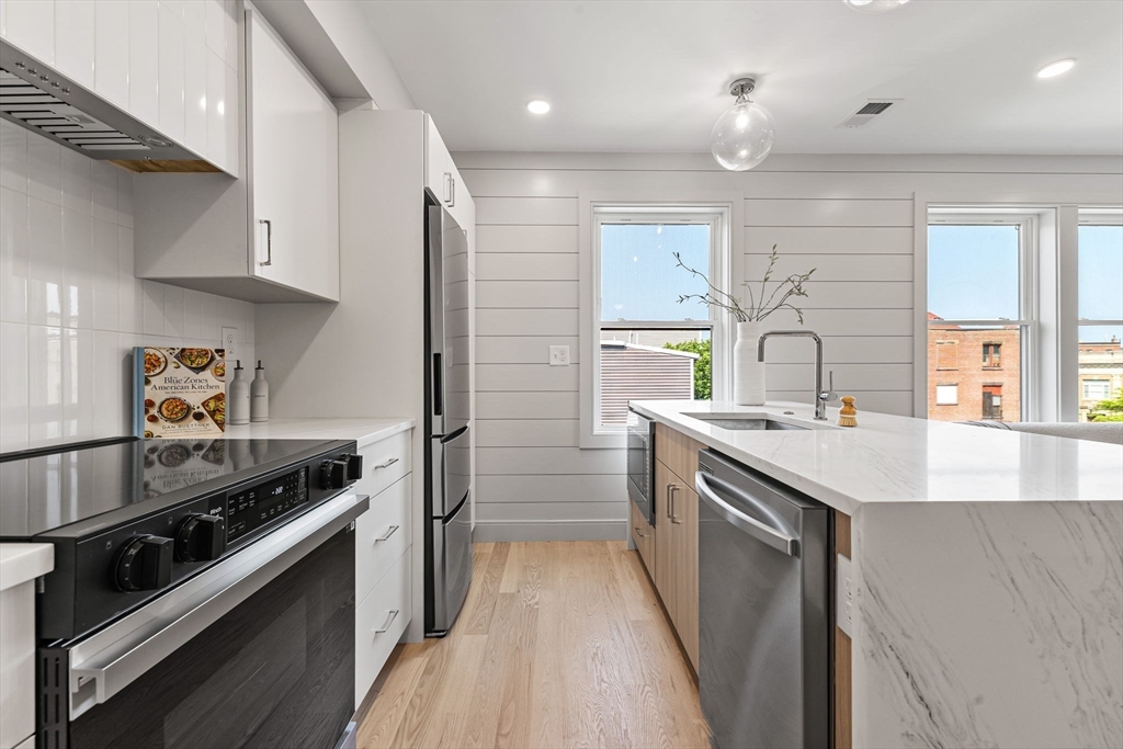 Boston, Massachusetts, 02128, United States, 1 Bedroom Bedrooms, ,2 BathroomsBathrooms,Residential,For Sale,1974152