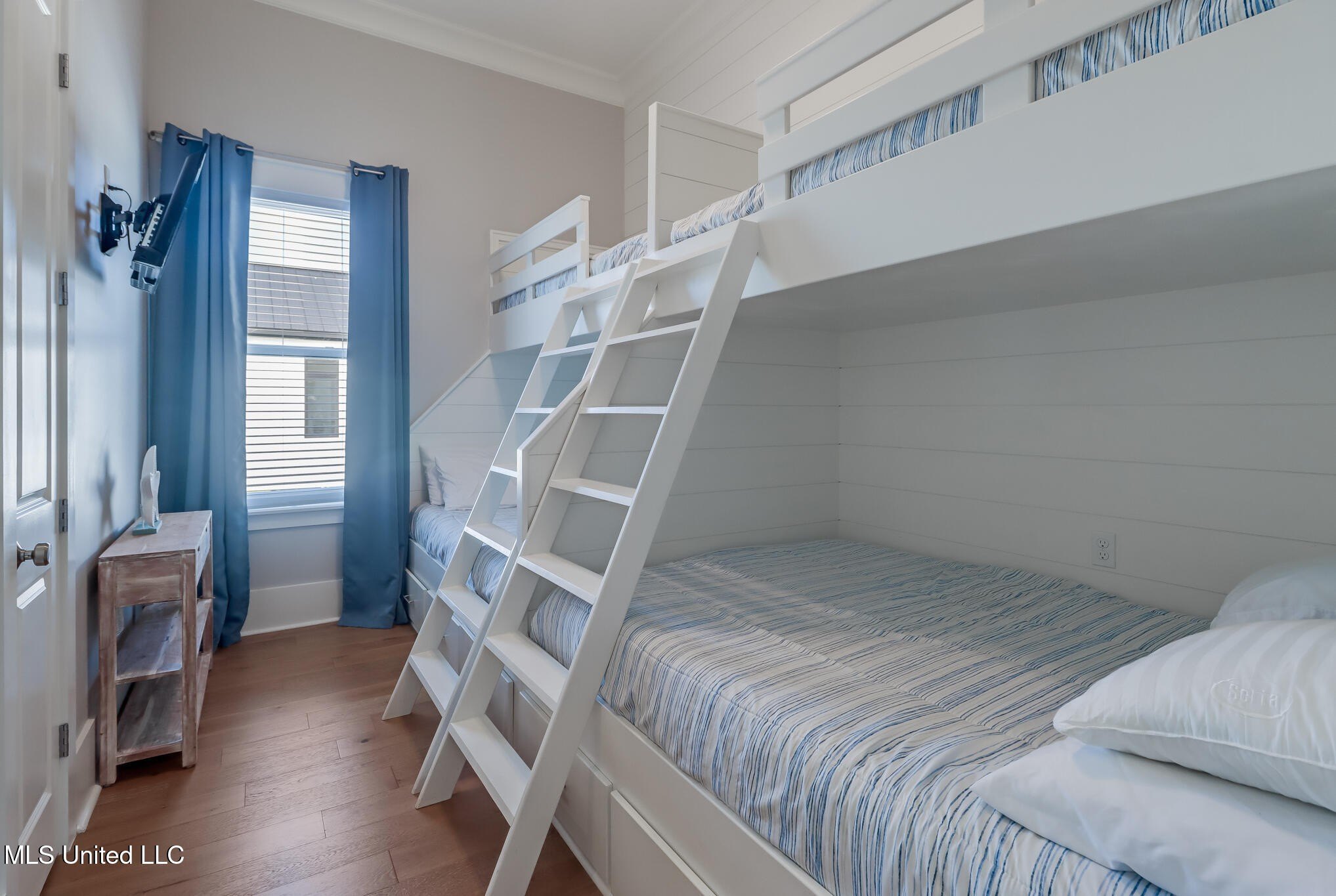 Gulfport, Mississippi, 39501, United States, 5 Bedrooms Bedrooms, ,4 BathroomsBathrooms,Residential,For Sale,1983145