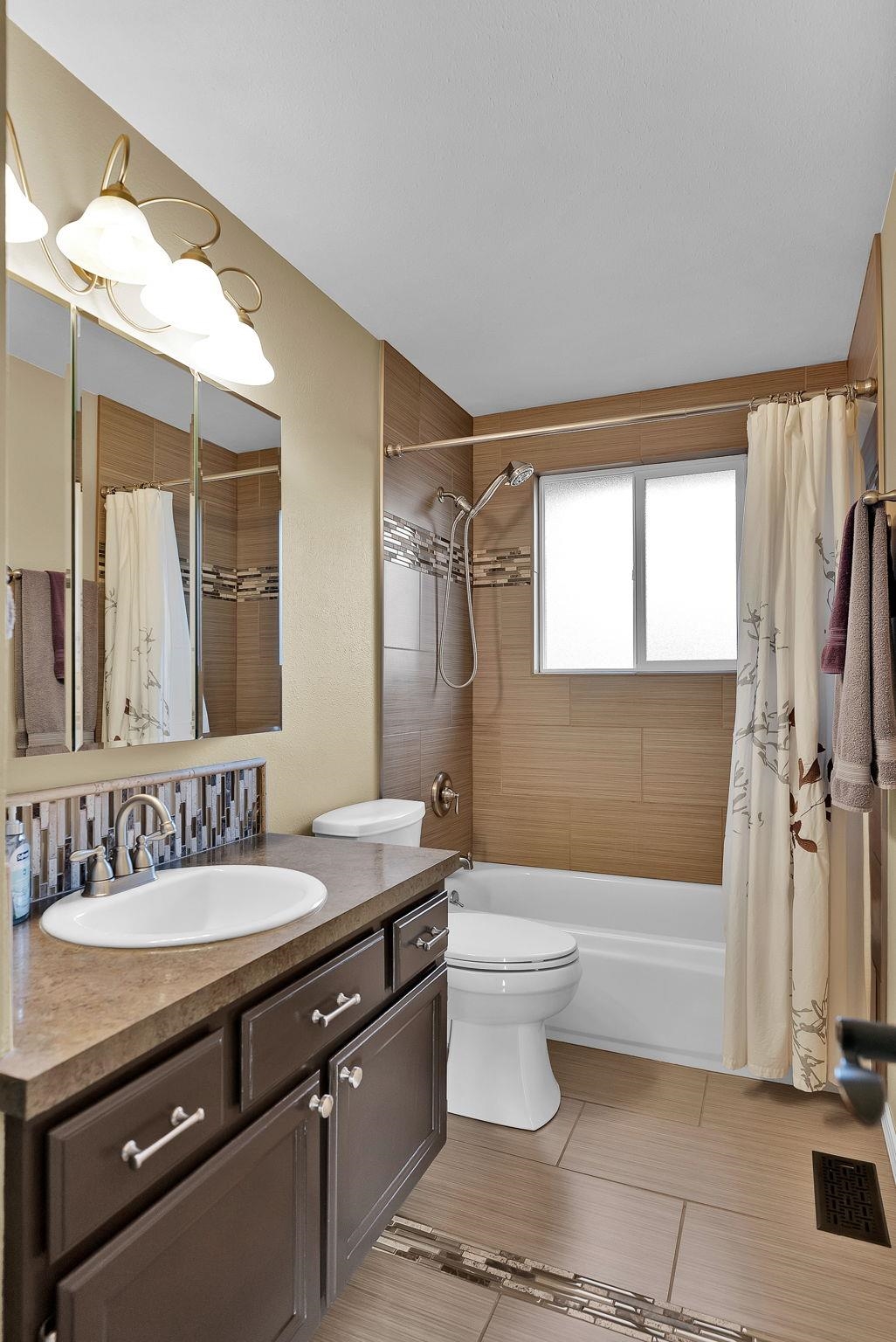 Spokane, Washington, 99216, United States, 4 Bedrooms Bedrooms, ,2 BathroomsBathrooms,Residential,For Sale,2005224