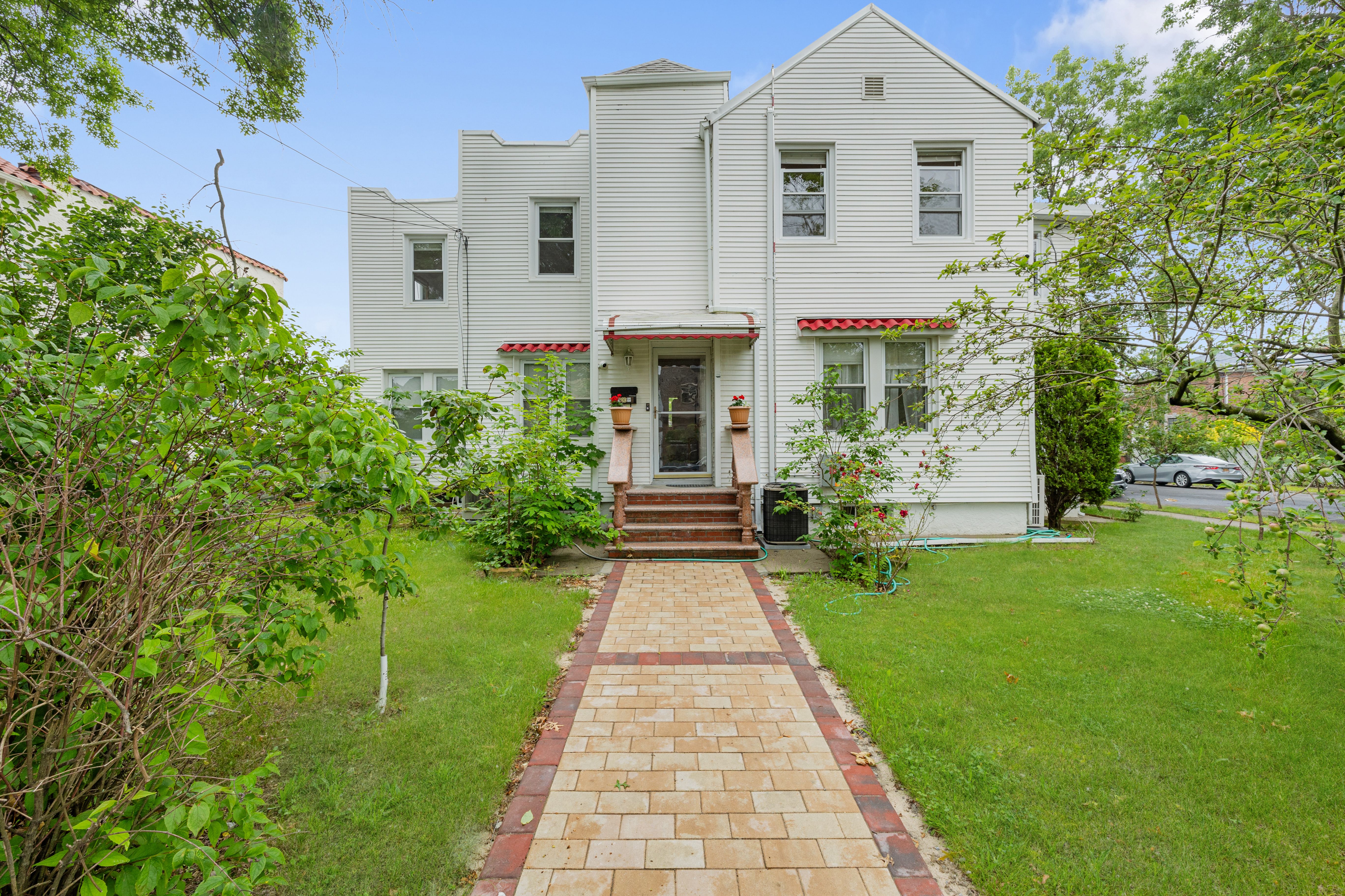 23304 Seward Avenue,Queens Village, NY, 11427 