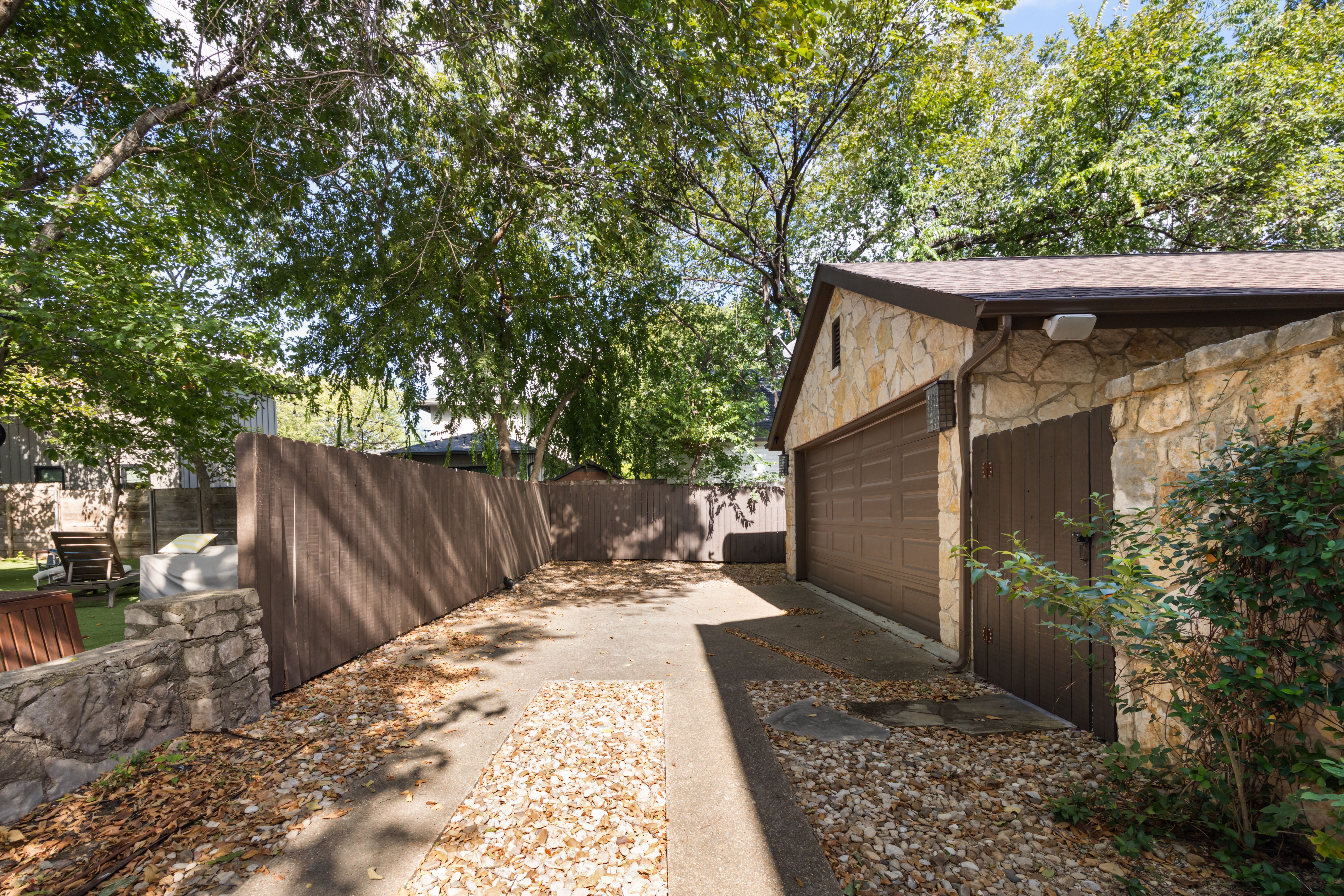  Refined Barton Hills Living  Private Garage  Exceptional 78704 Location - 物件實景
