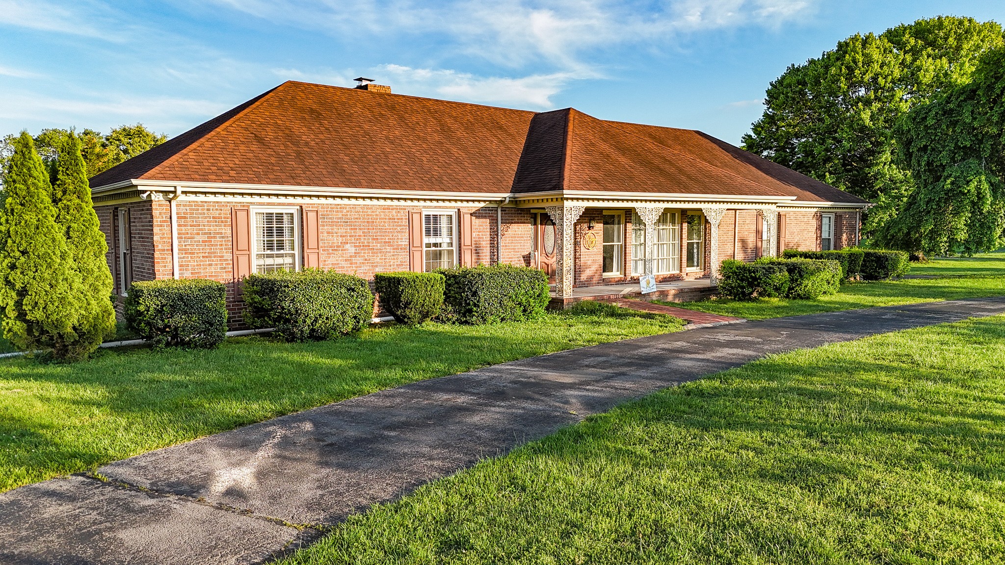 Tullahoma, Tennessee, 37388, United States, 3 Bedrooms Bedrooms, ,4 BathroomsBathrooms,Residential,For Sale,1794204