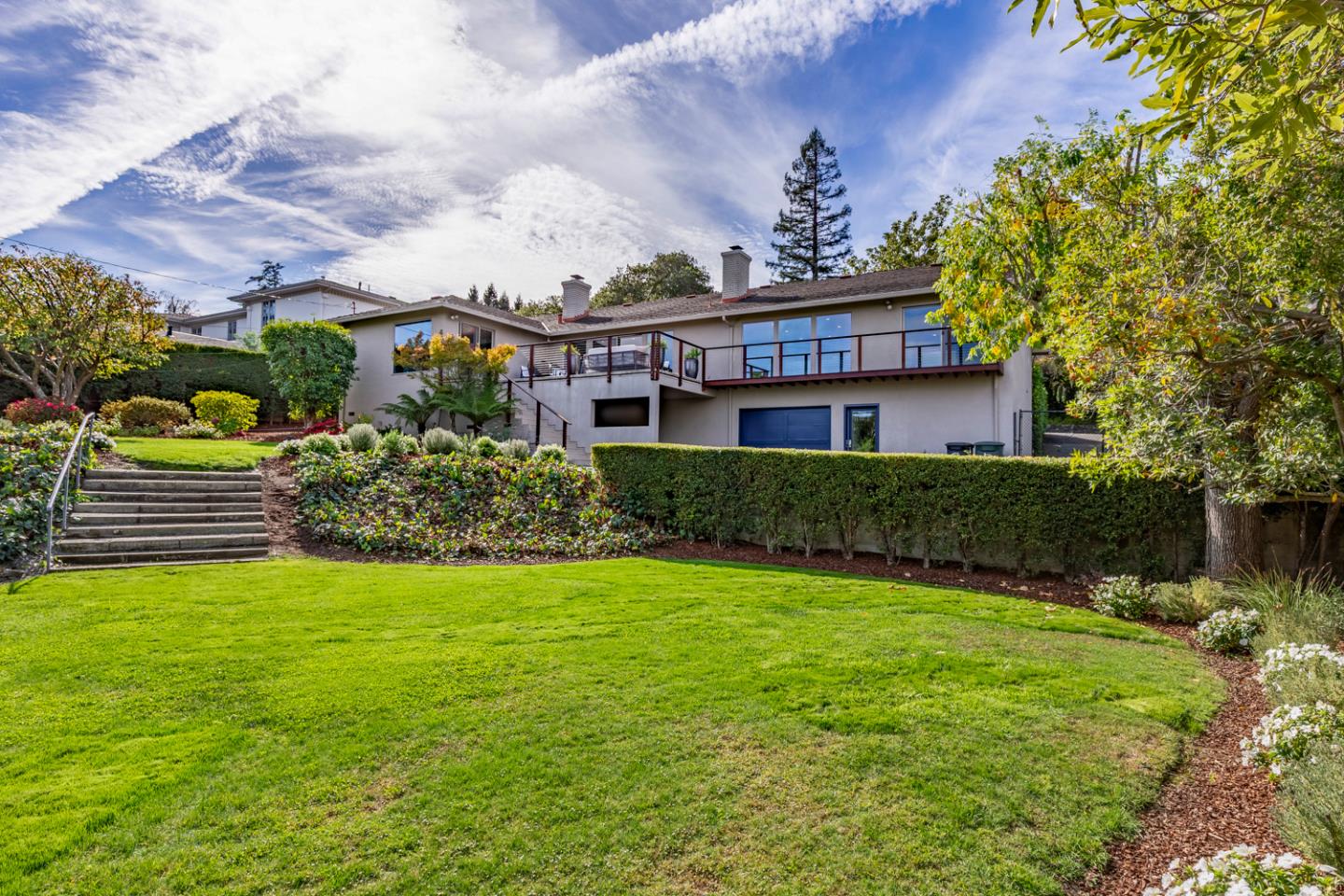 Hillsborough, California, 94010, United States, 3 Bedrooms Bedrooms, ,4 BathroomsBathrooms,Residential,For Sale,1989109