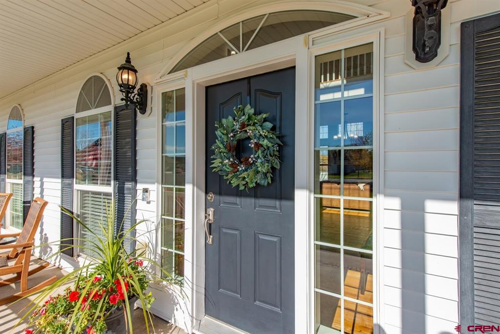 Montrose, Colorado, 81403, United States, 4 Bedrooms Bedrooms, ,4 BathroomsBathrooms,Residential,For Sale,1994276