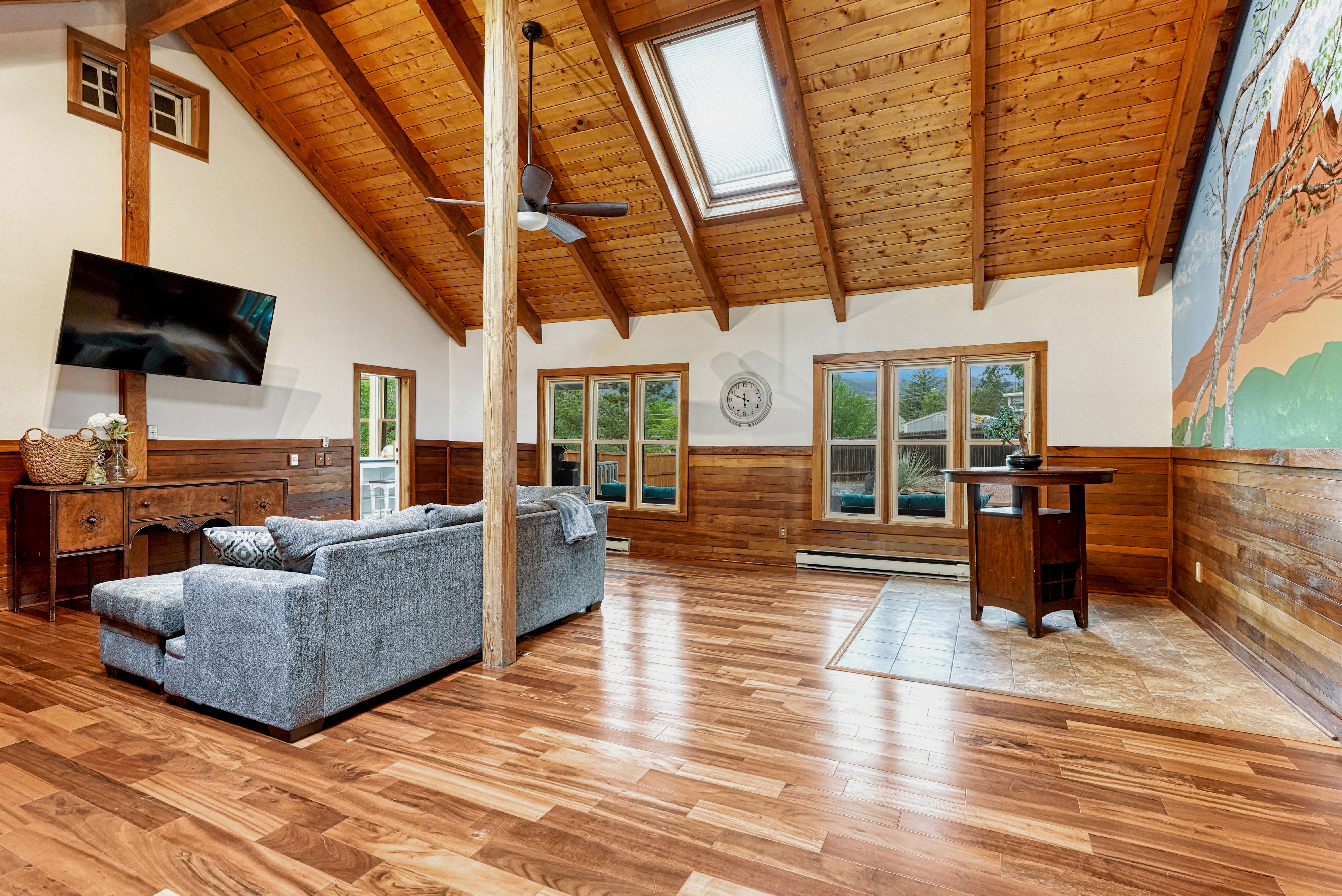  Phenomenal downtown Colorado Springs location with views of Pikes Peak - 物件實景