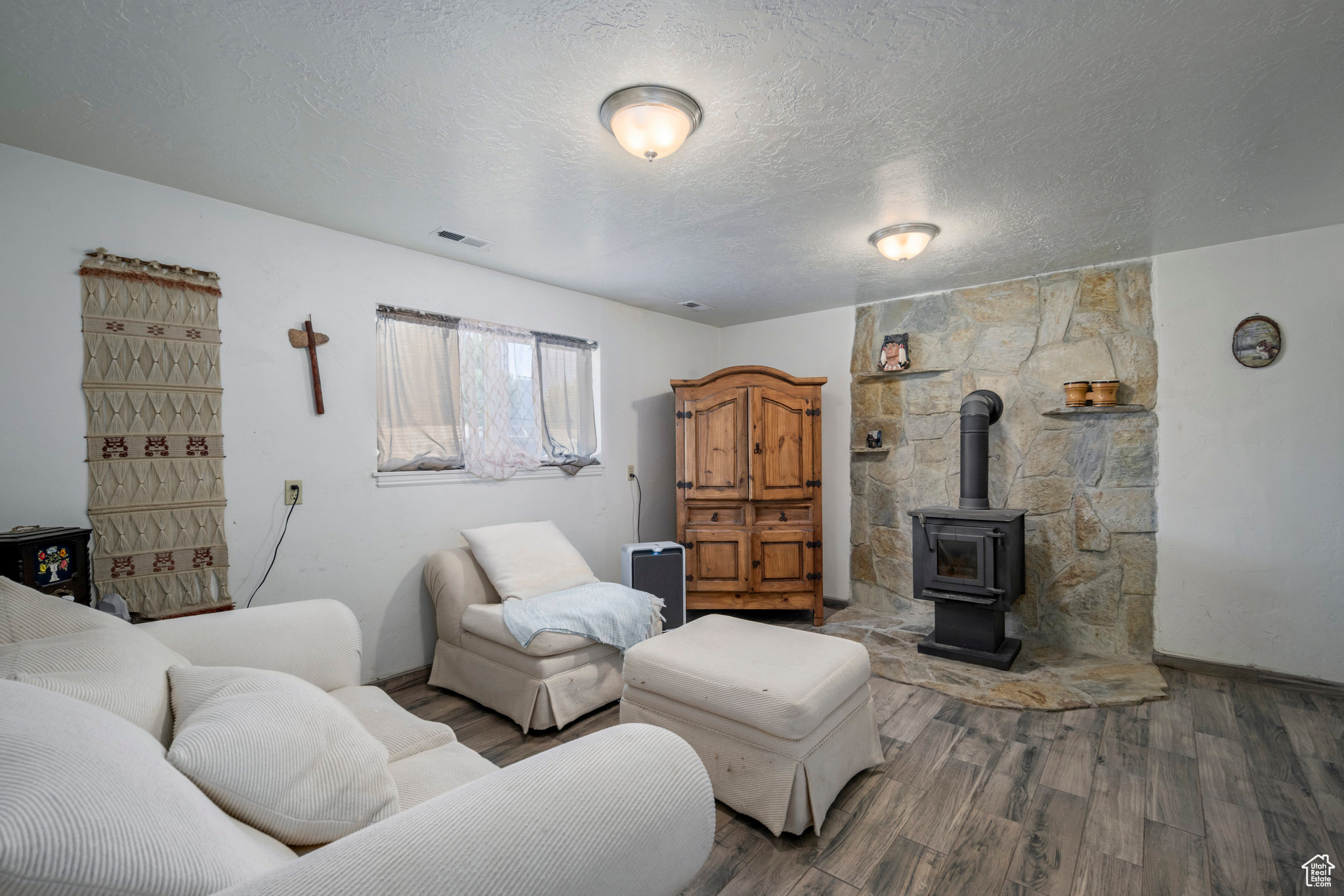 West Valley City, Utah, 84120, United States, 5 Bedrooms Bedrooms, ,2 BathroomsBathrooms,Residential,For Sale,1906860
