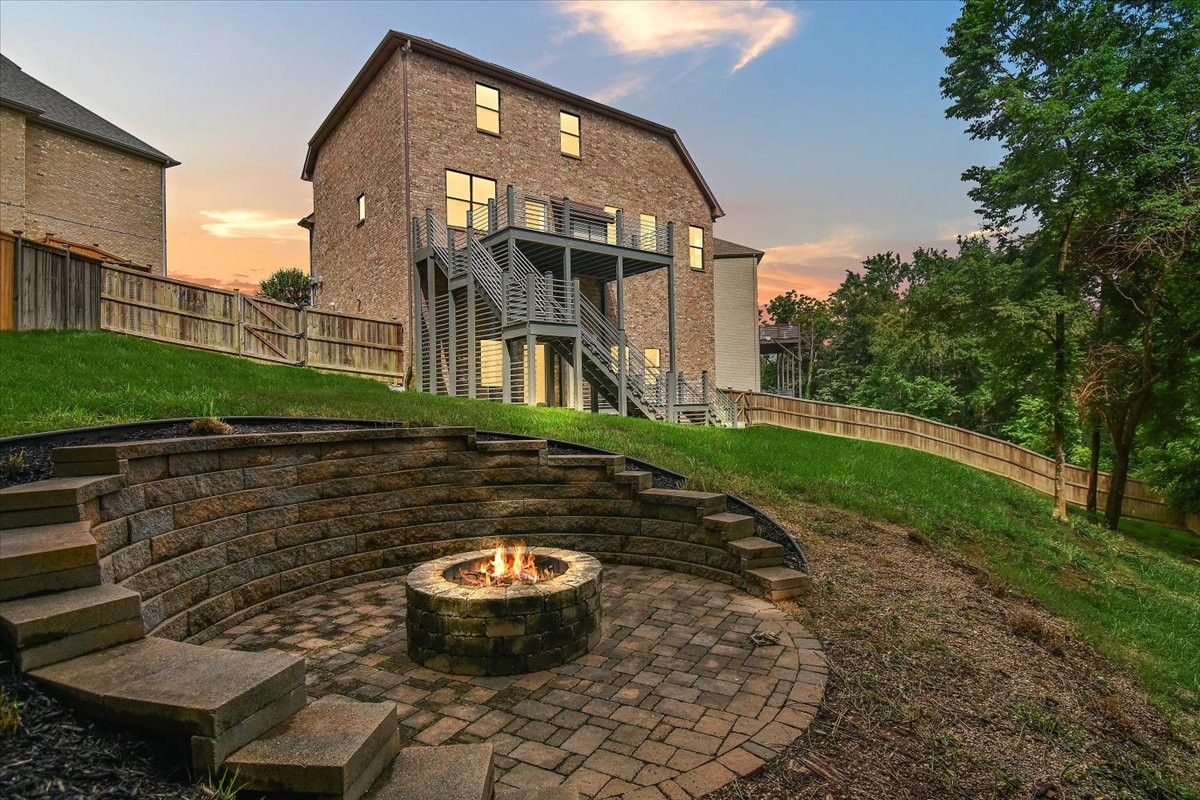 Nashville, Tennessee, 37209, United States, 4 Bedrooms Bedrooms, ,4 BathroomsBathrooms,Residential,For Sale,1827878