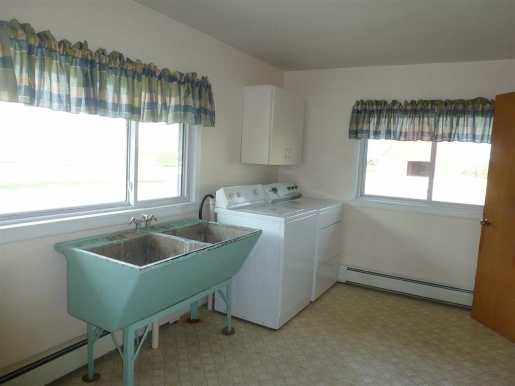 Plaza, North Dakota, 58771, United States, 3 Bedrooms Bedrooms, ,2 BathroomsBathrooms,Residential,For Sale,1981759