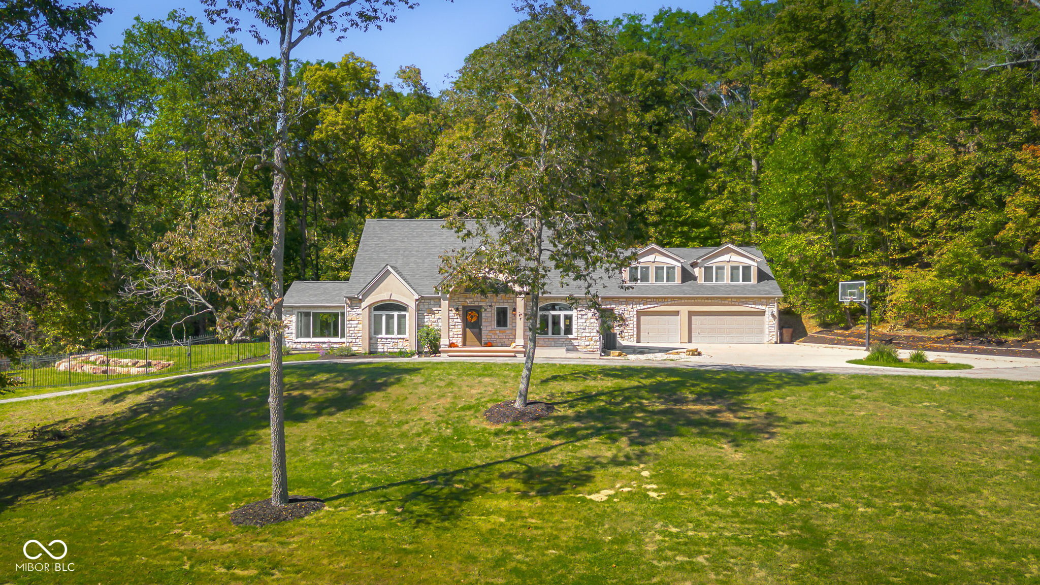 Columbus, Indiana, 47201, United States, 5 Bedrooms Bedrooms, ,6 BathroomsBathrooms,Residential,For Sale,1982008