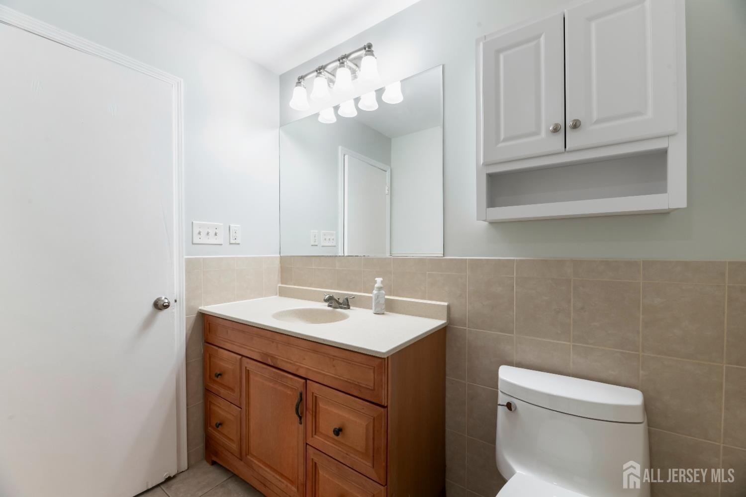 Edison, New Jersey, 08817, United States, 4 Bedrooms Bedrooms, ,2 BathroomsBathrooms,Residential,For Sale,1900843