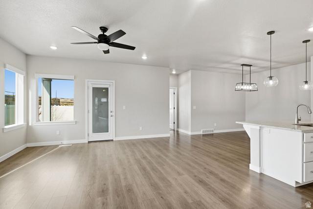 Lehi, Utah, 84048, United States, 3 Bedrooms Bedrooms, ,3 BathroomsBathrooms,Residential,For Sale,2008844