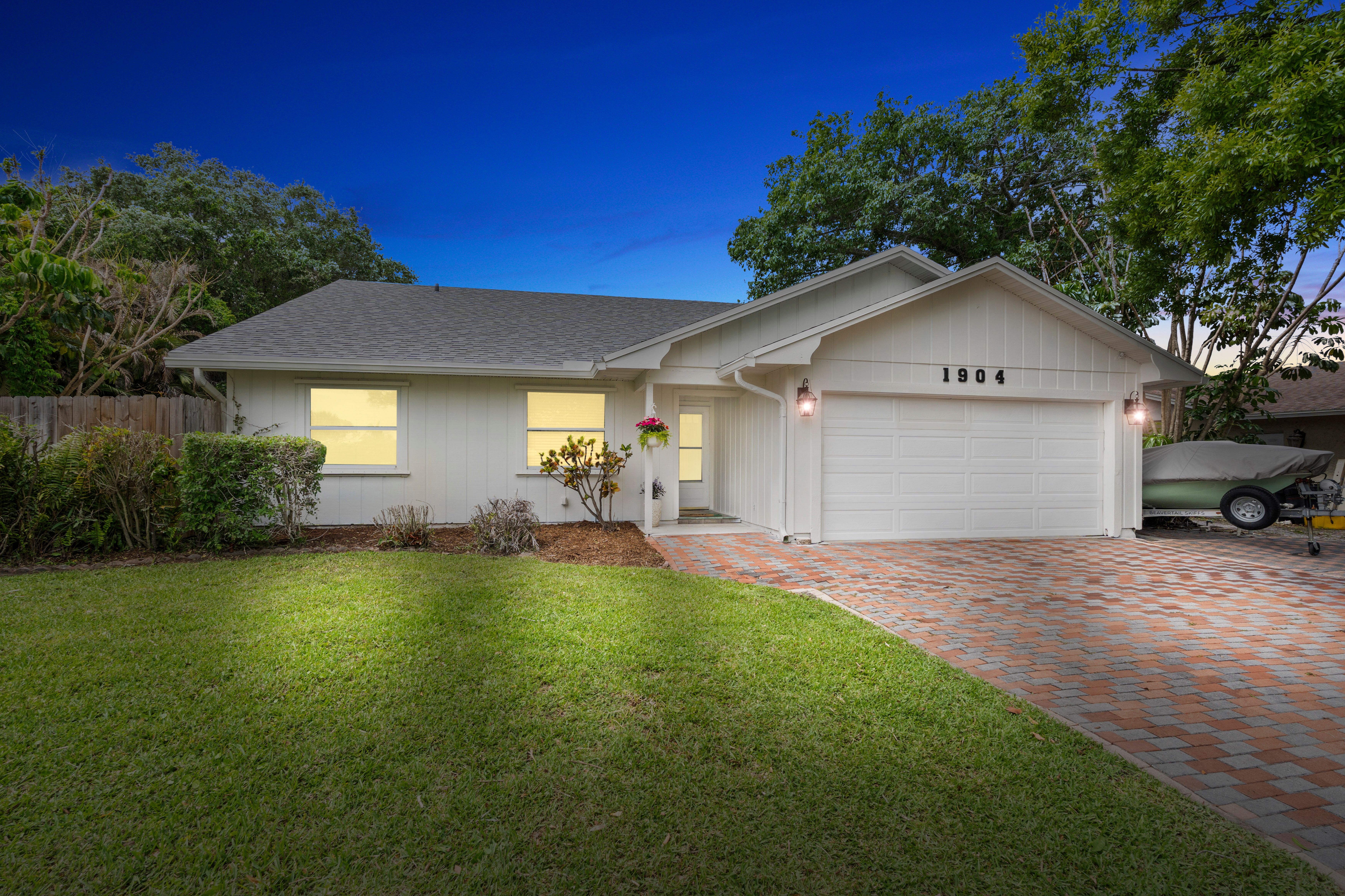  1904 NE Avenida Dracaena, Jensen Beach, FL, 34957 - 物件實景