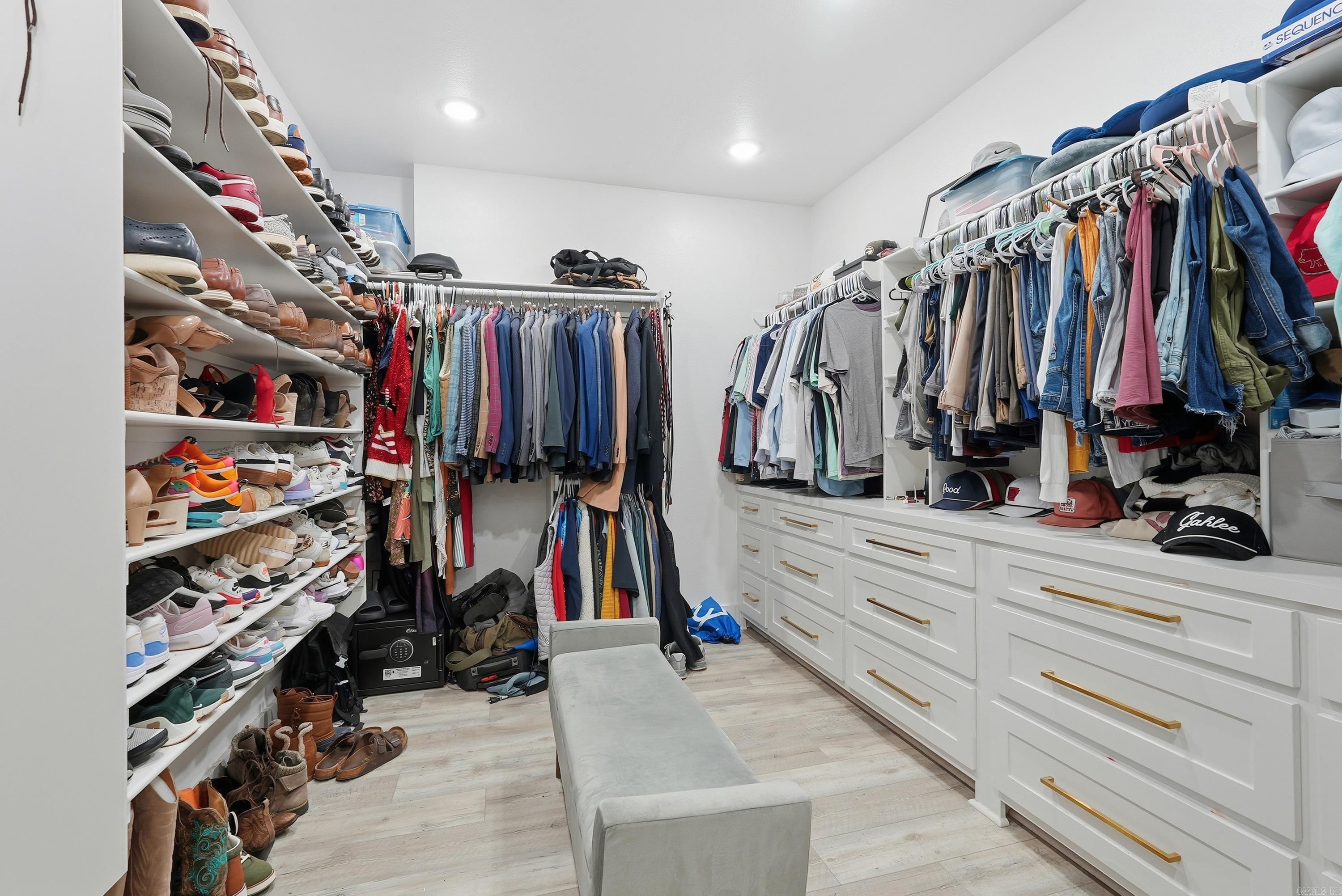 Morrilton, Arkansas, 72110, United States, 3 Bedrooms Bedrooms, ,4 BathroomsBathrooms,Residential,For Sale,2003394