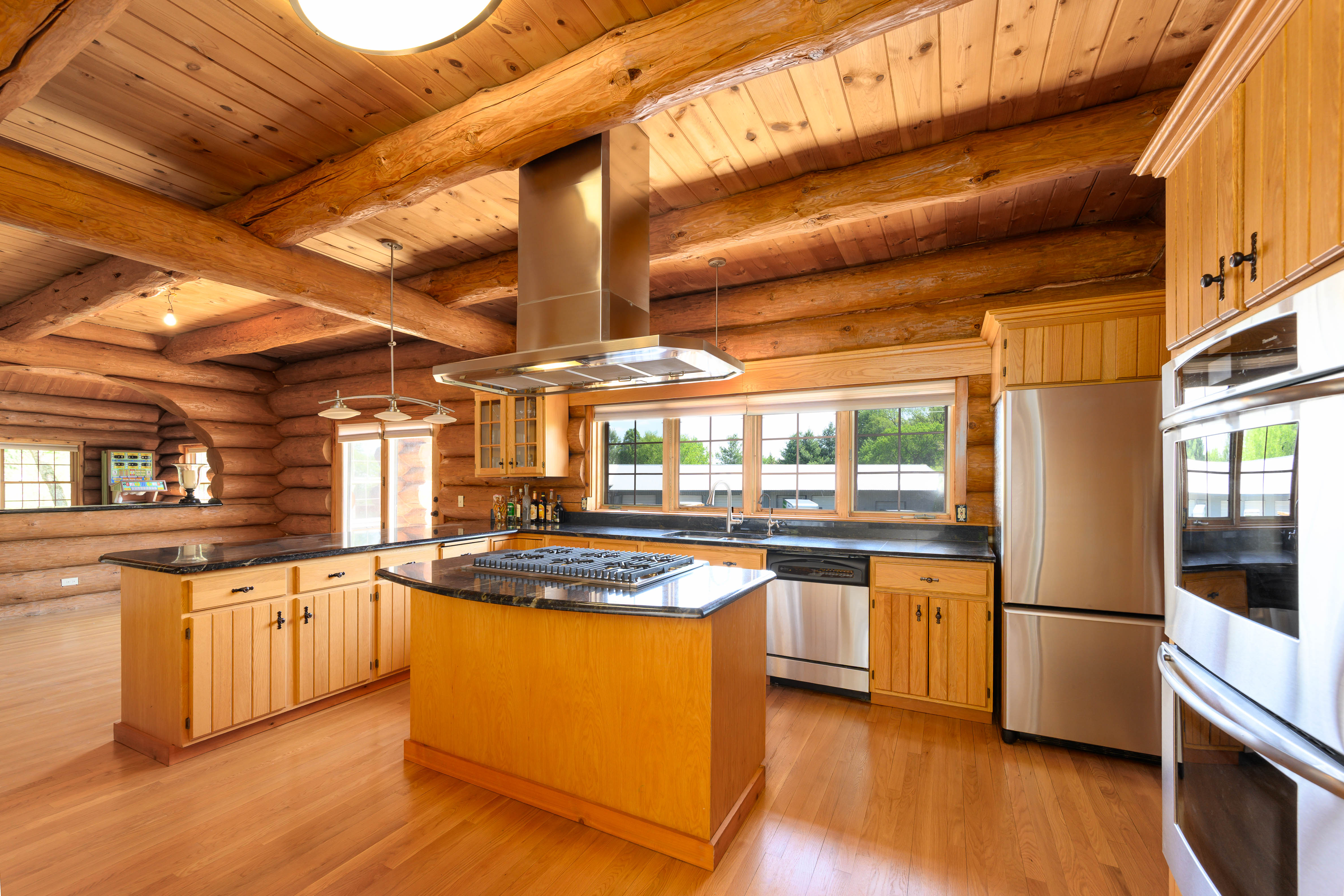  Stunning Real Log Home - 物件實景