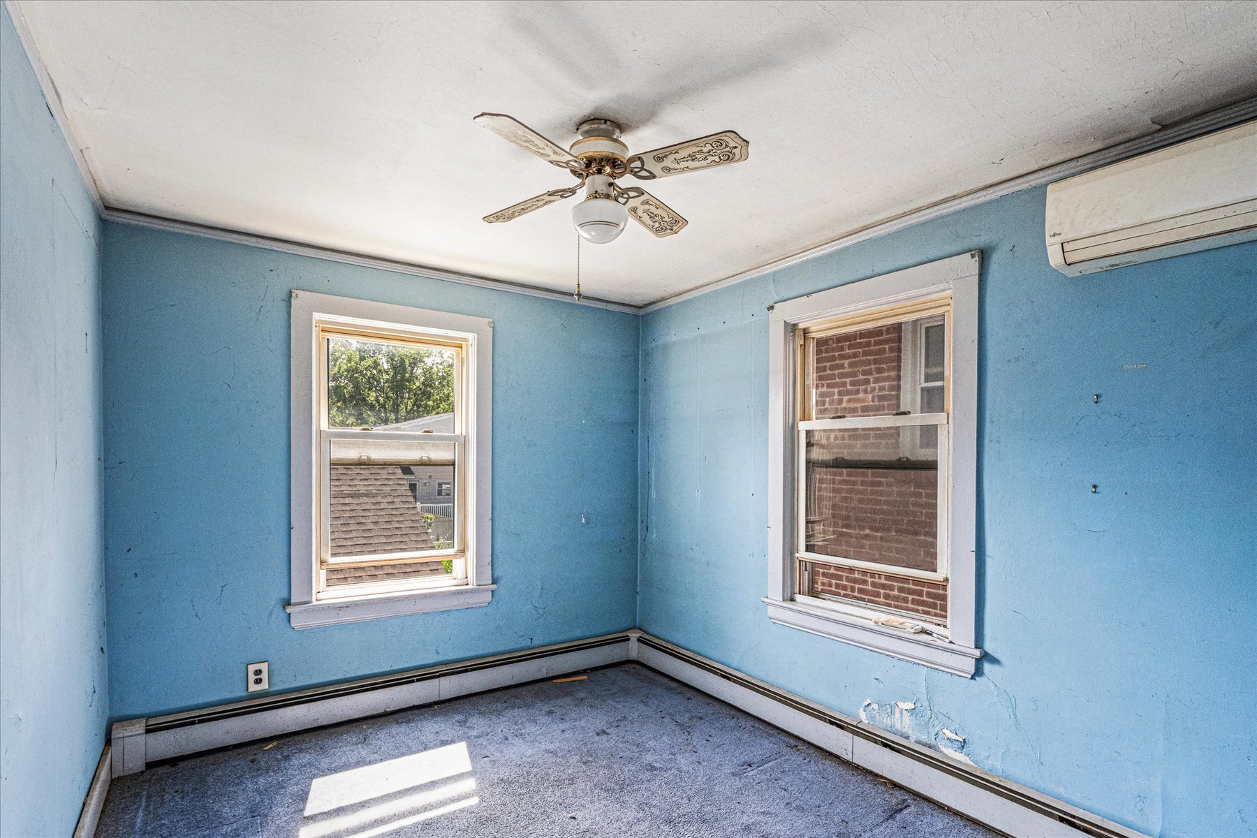  209-72 45th Drive, Bayside, NY, 11361 - 物件實景