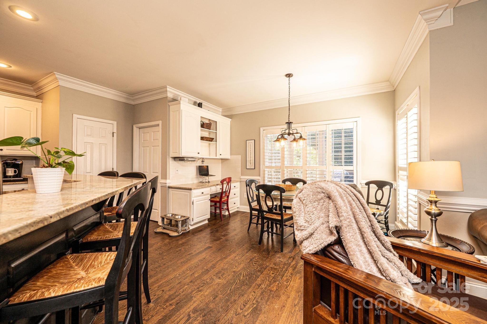 Hickory, North Carolina, 28601, United States, 5 Bedrooms Bedrooms, ,5 BathroomsBathrooms,Residential,For Sale,1758743