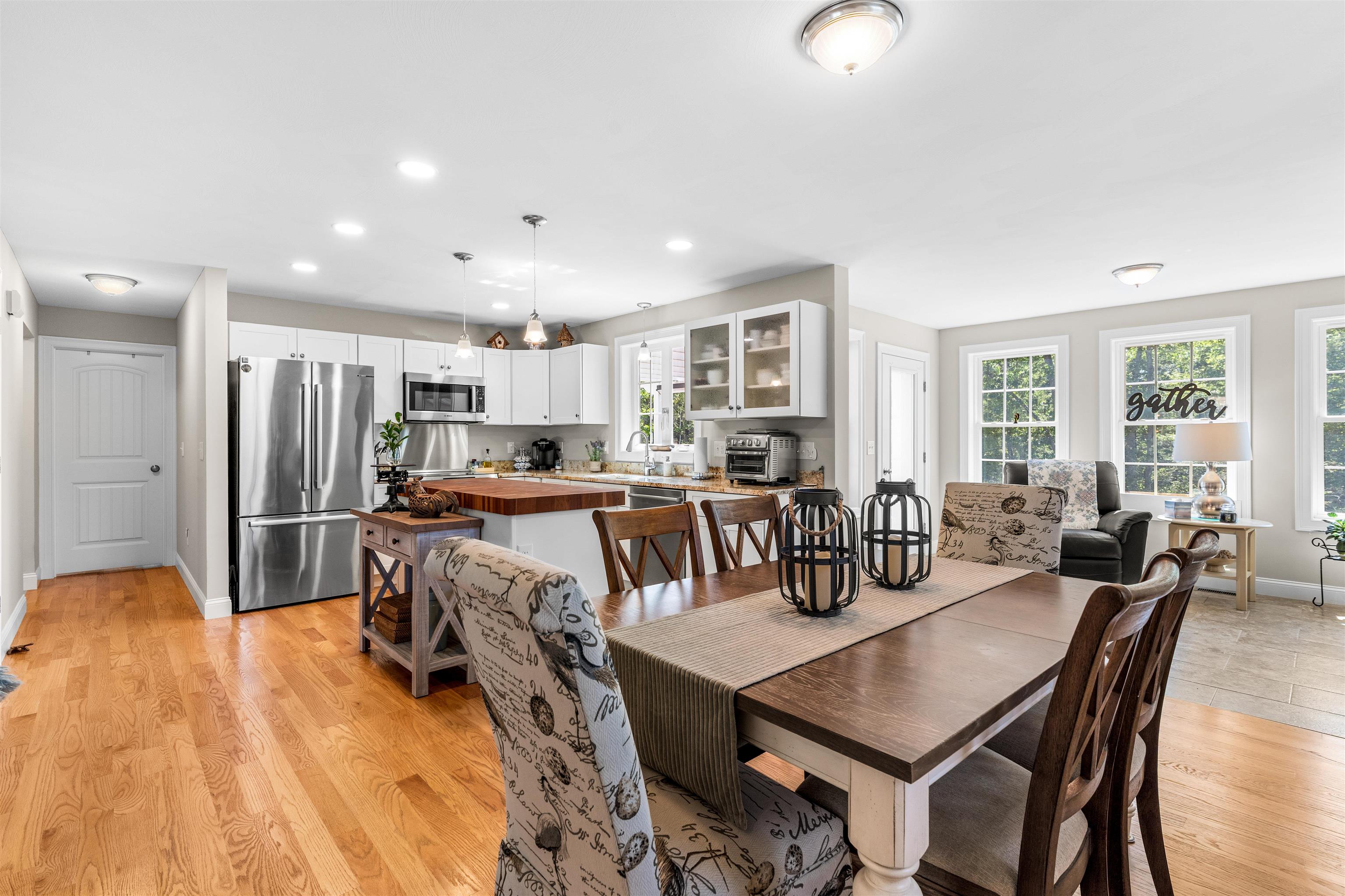 Candia, New Hampshire, 03034, United States, 2 Bedrooms Bedrooms, ,3 BathroomsBathrooms,Residential,For Sale,1918518