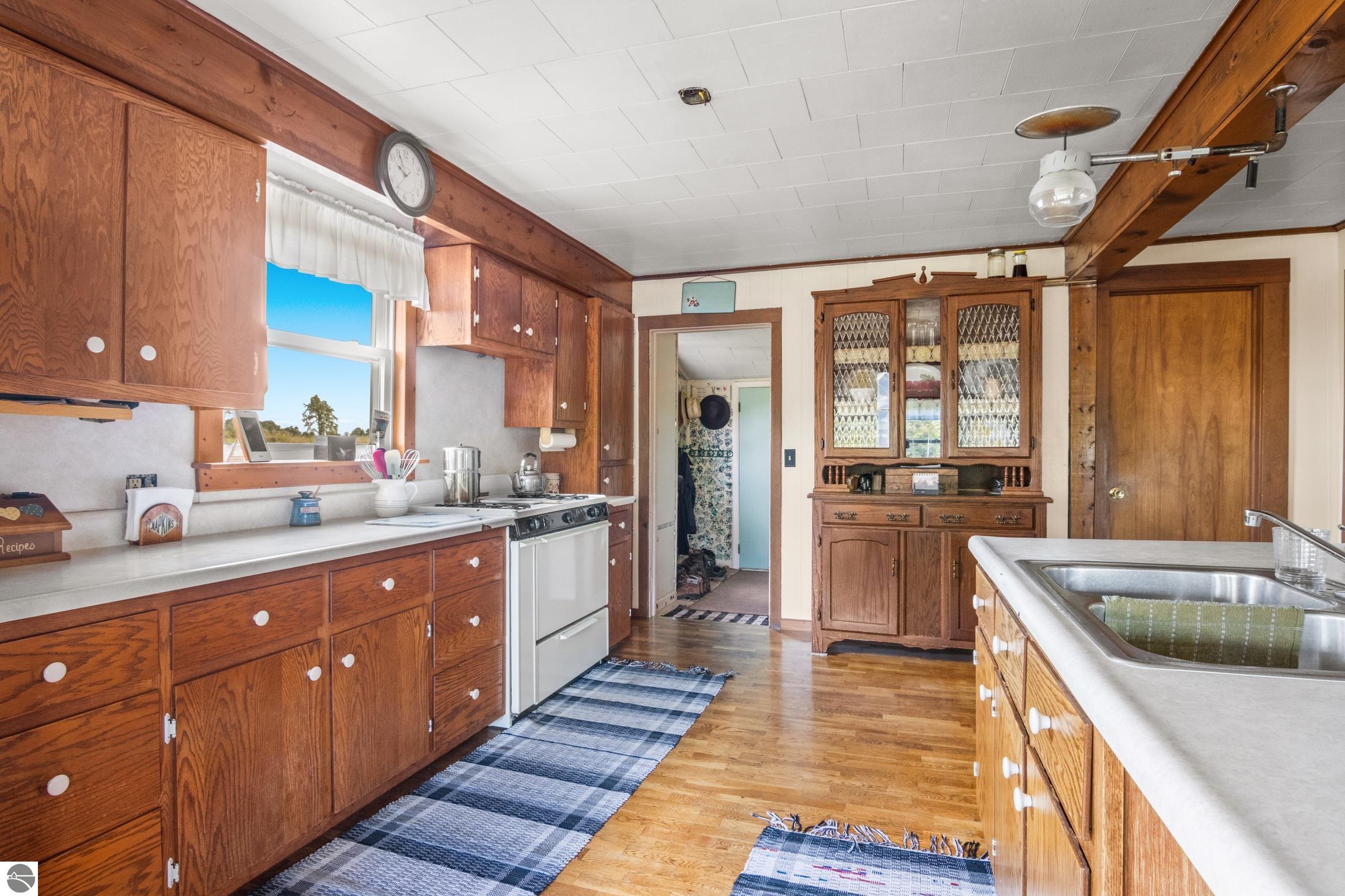 Leroy, Michigan, 49655-8142, United States, 5 Bedrooms Bedrooms, ,3 BathroomsBathrooms,Residential,For Sale,1949628