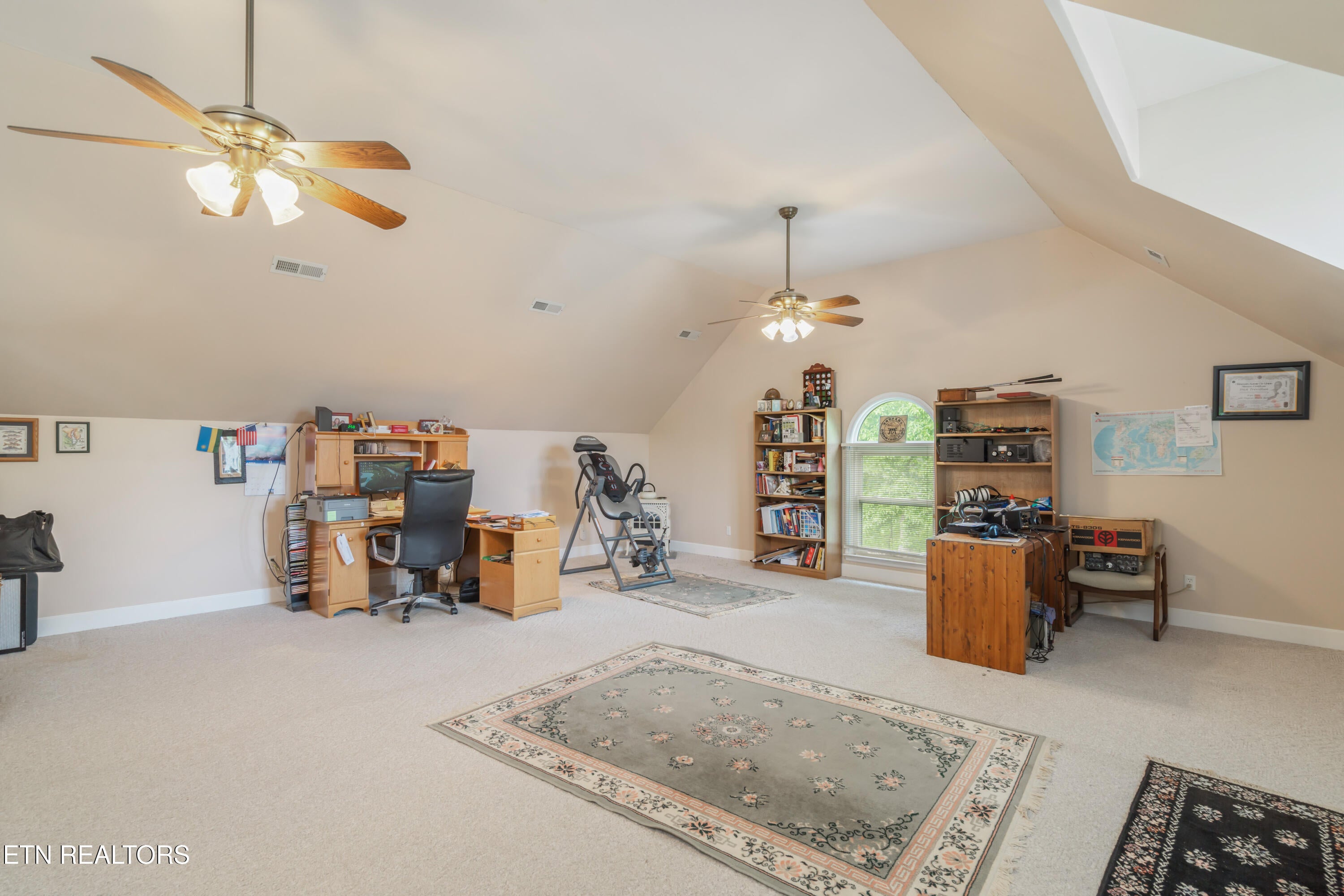 Kingston, Tennessee, 37763, United States, 3 Bedrooms Bedrooms, ,3 BathroomsBathrooms,Residential,For Sale,1762523