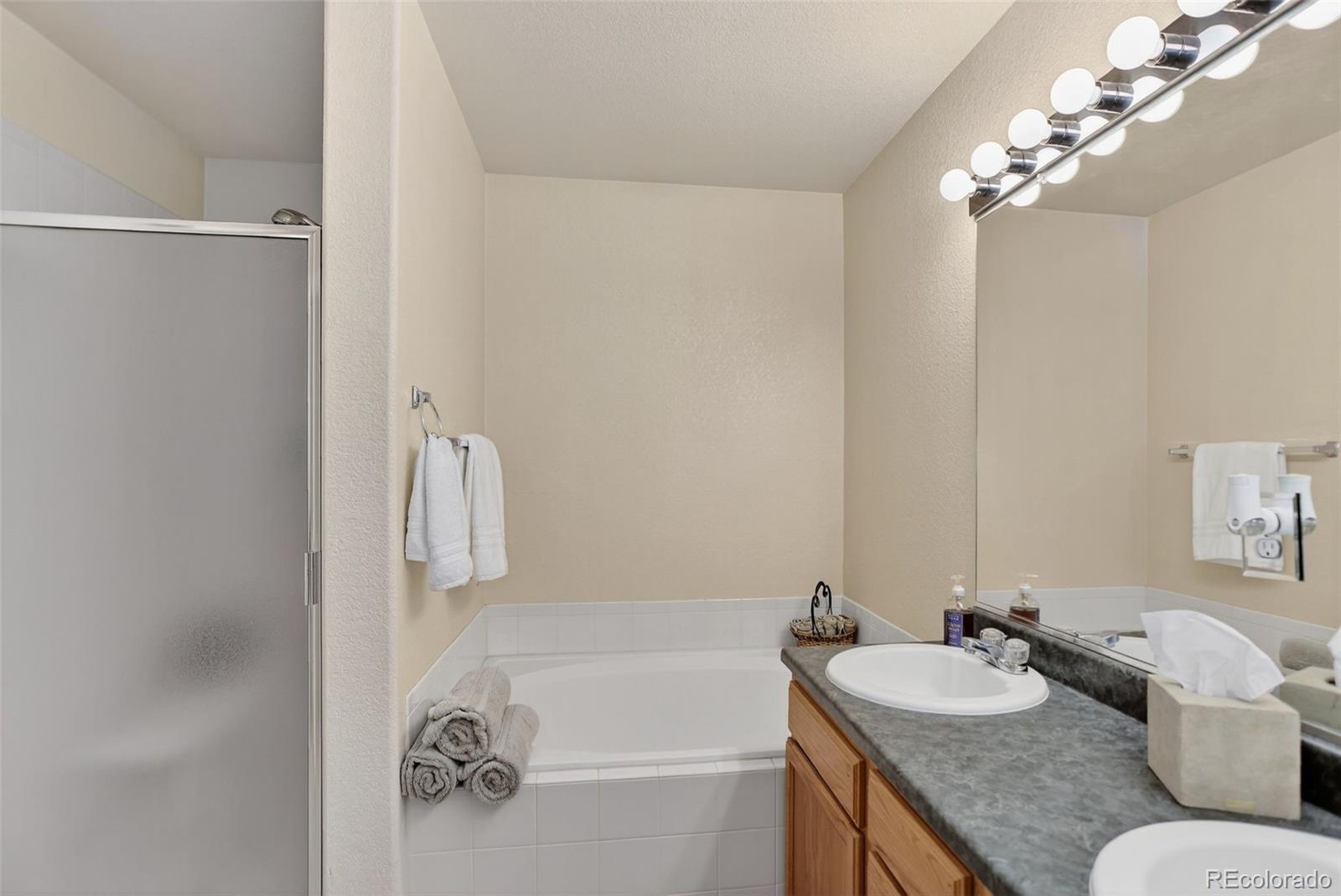 Lakewood, Colorado, 80232, United States, 3 Bedrooms Bedrooms, ,4 BathroomsBathrooms,Residential,For Sale,1941037