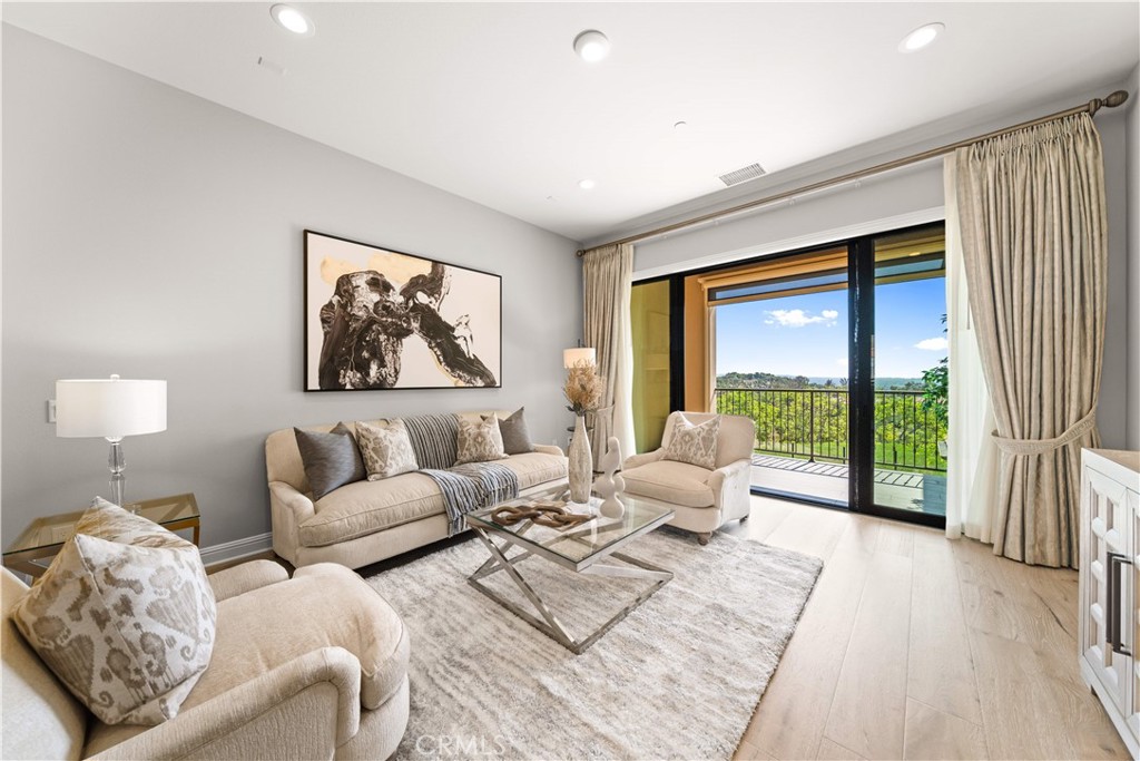 Irvine, California, 92602, United States, 5 Bedrooms Bedrooms, ,6 BathroomsBathrooms,Residential,For Sale,1982881