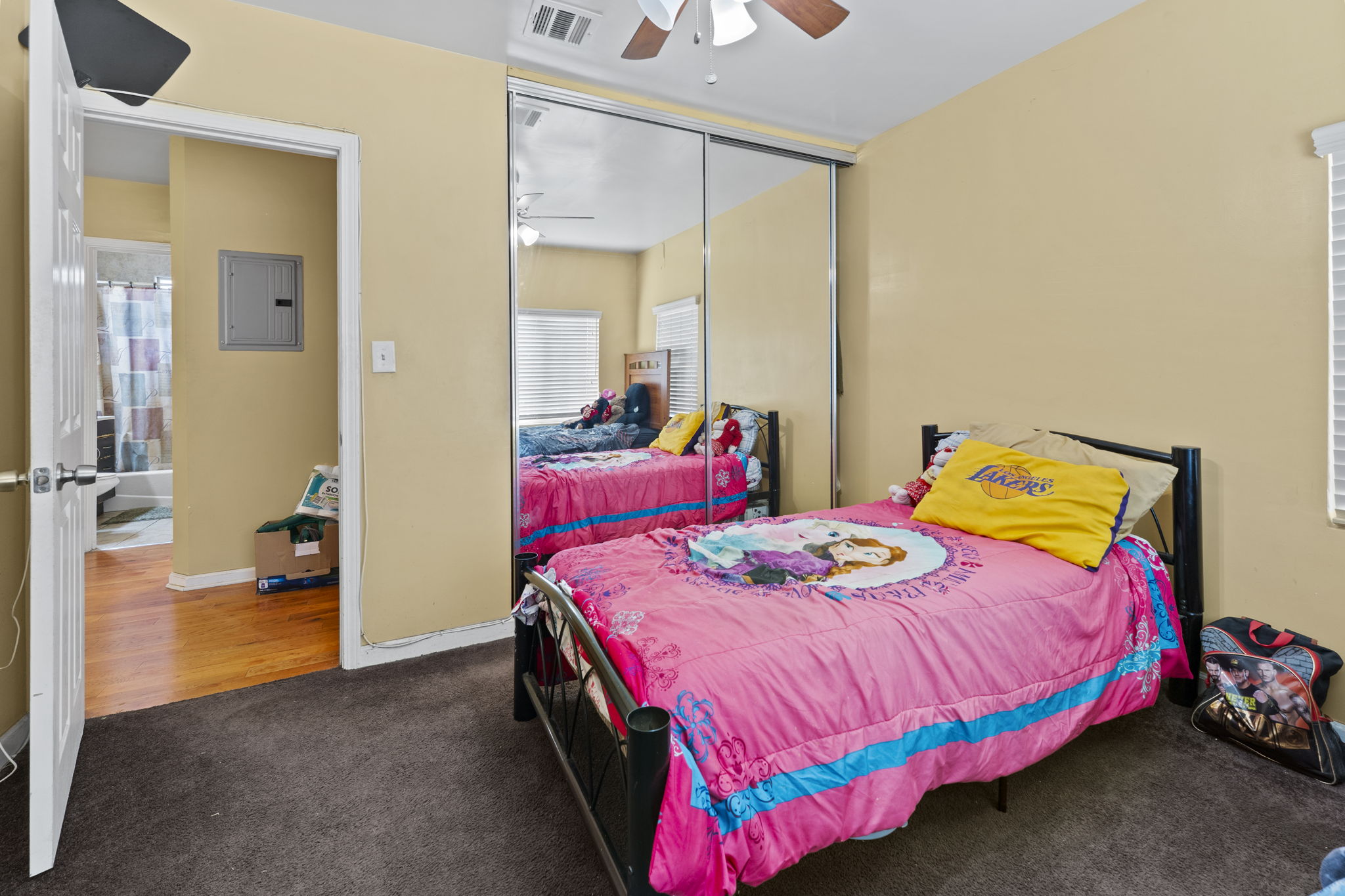 Compton, California, 90220, United States, 3 Bedrooms Bedrooms, ,2 BathroomsBathrooms,Residential,For Sale,1995988