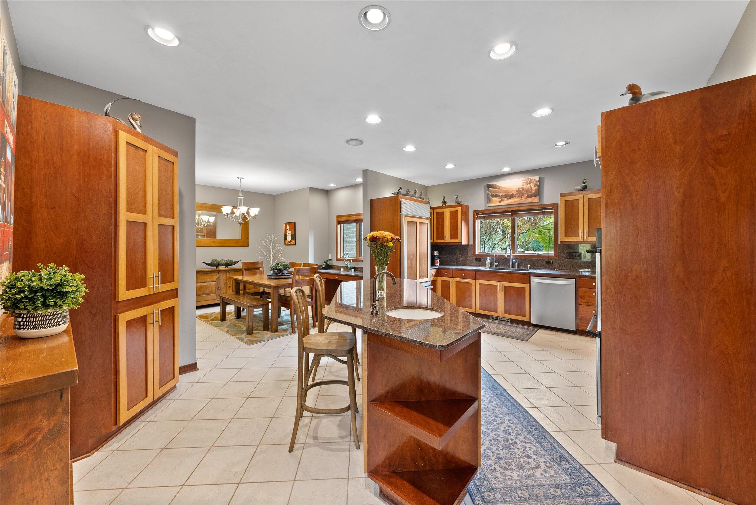 Grafton, Wisconsin, 53024, United States, 4 Bedrooms Bedrooms, ,6 BathroomsBathrooms,Residential,For Sale,1989565