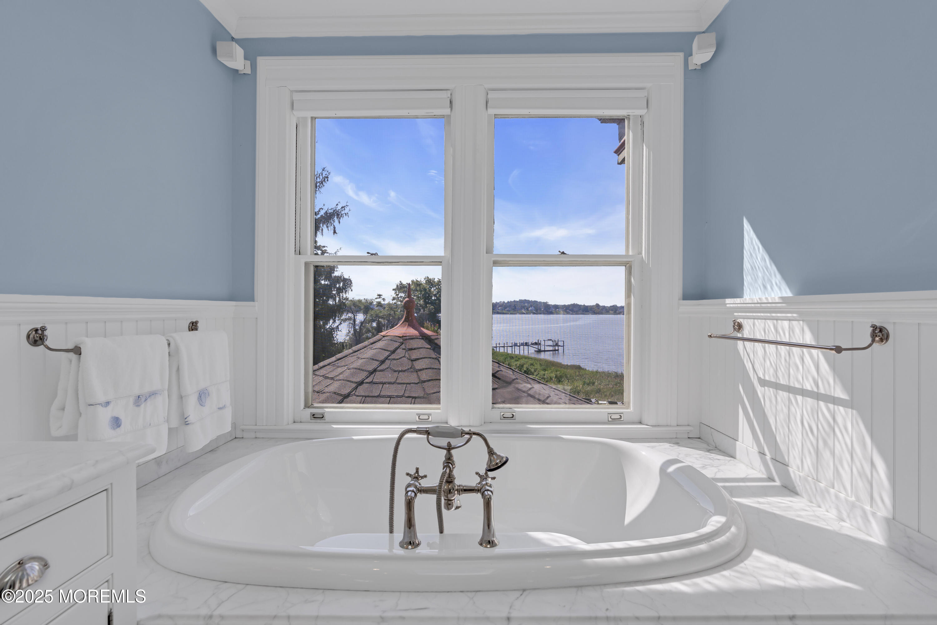 Red Bank, New Jersey, 07701, United States, 9 Bedrooms Bedrooms, ,6 BathroomsBathrooms,Residential,For Sale,1934404