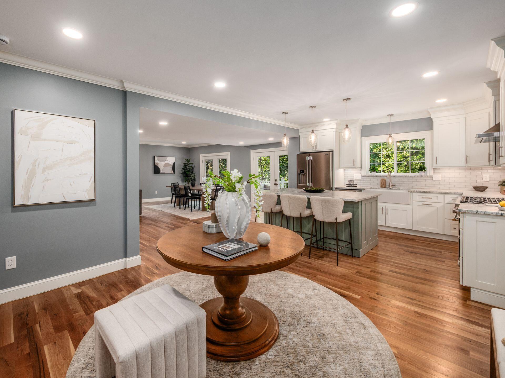 Columbus, Ohio, 43202, United States, 5 Bedrooms Bedrooms, ,4 BathroomsBathrooms,Residential,For Sale,1988321